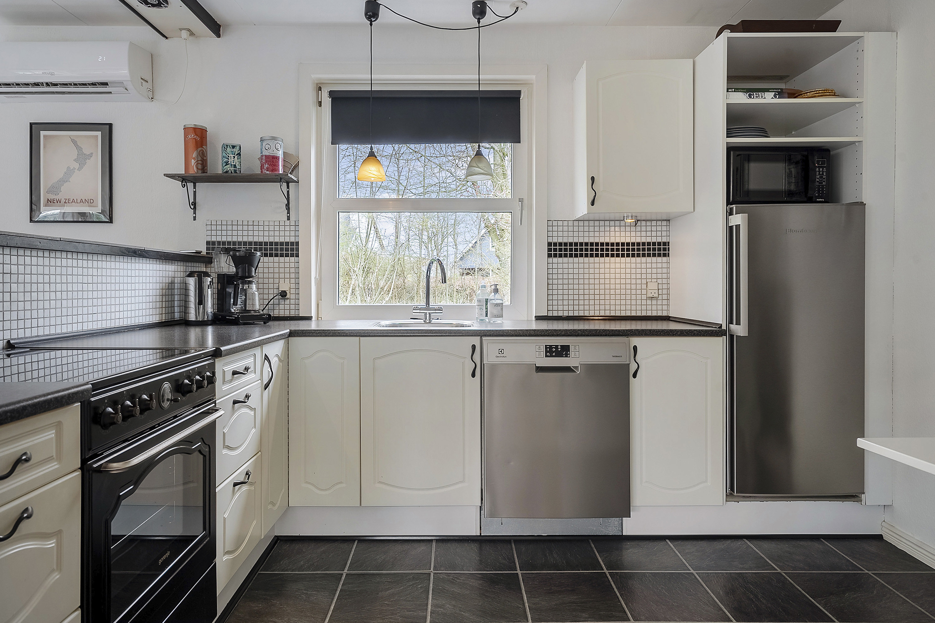 Fremhævet køkken billede i fuldskærmstilstand. Billede af Søndre Thorstedvej 6, Thorsted, 7700 Thisted