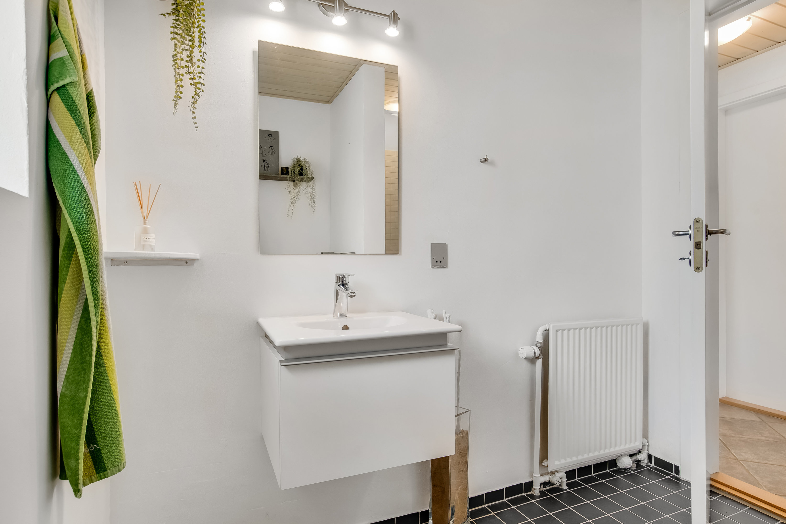 Fremhævet badeværelse billede i fuldskærmstilstand. Billede af Kobberupvej 9, Mejrup, 7500 Holstebro