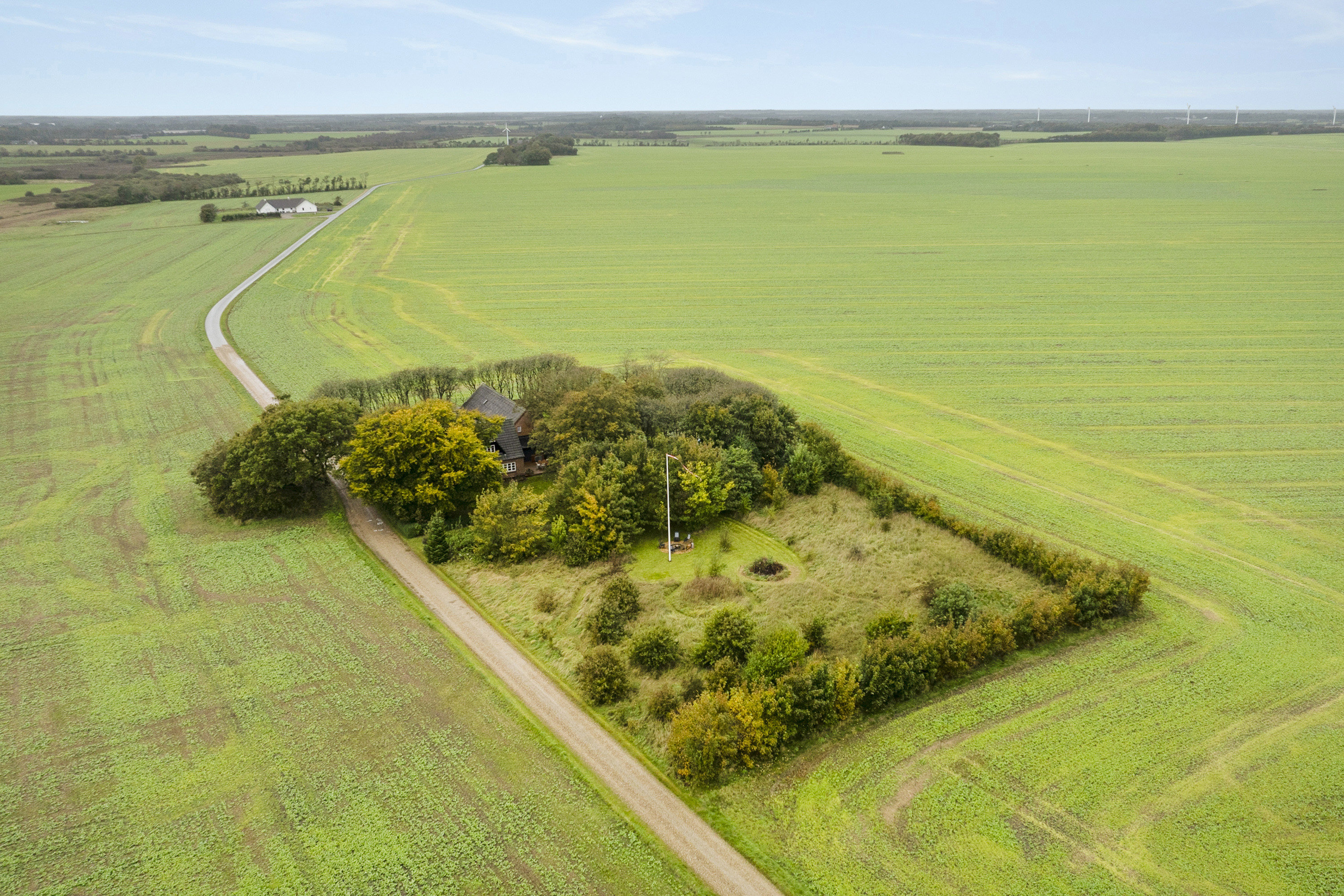 Fremhævet andet billede i fuldskærmstilstand. Billede af Ringkøbingvej 285, Hindsig, 6800 Varde