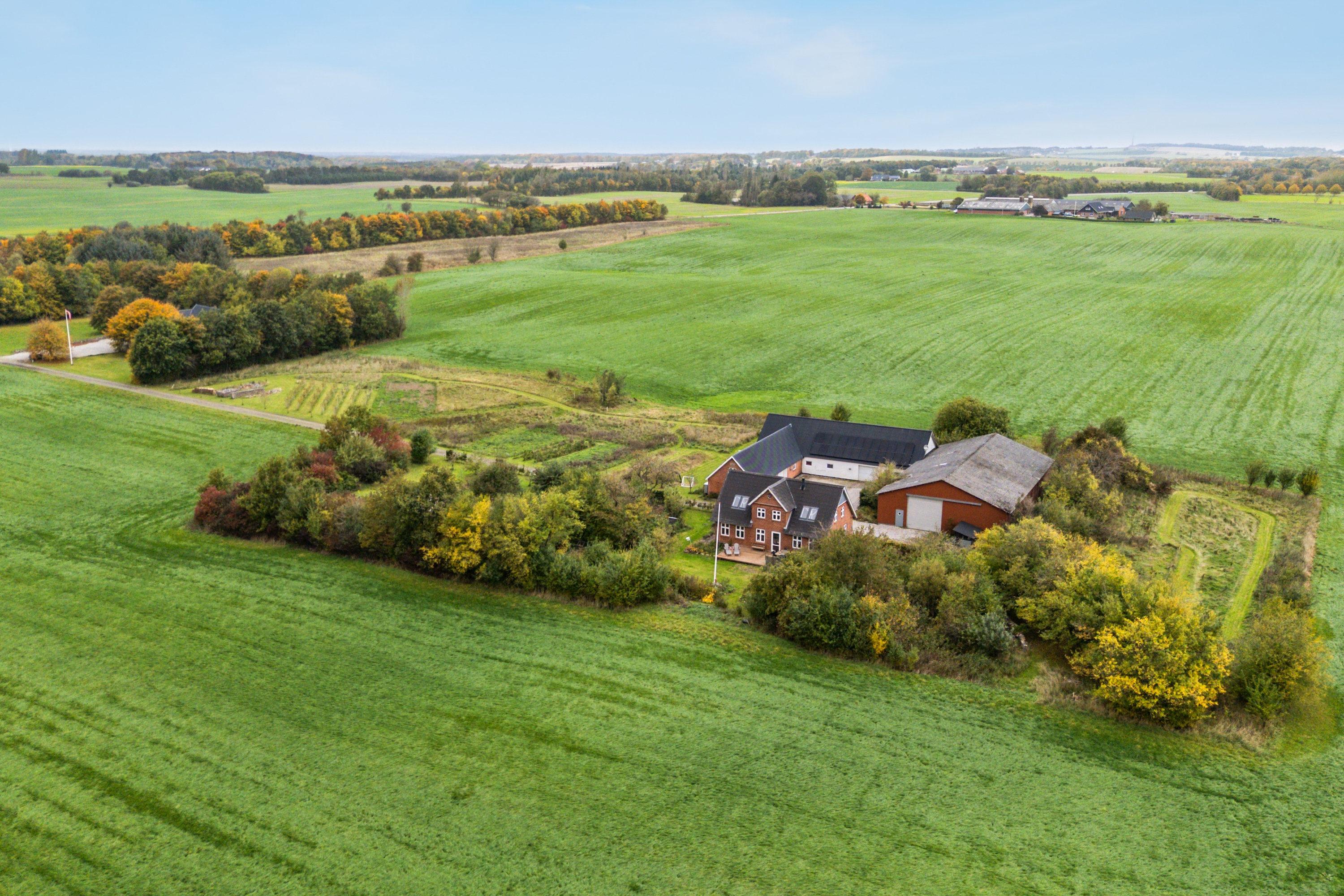 Miniaturebillede 2: luftfoto. Billede af Randersvej 112, 8680 Ry