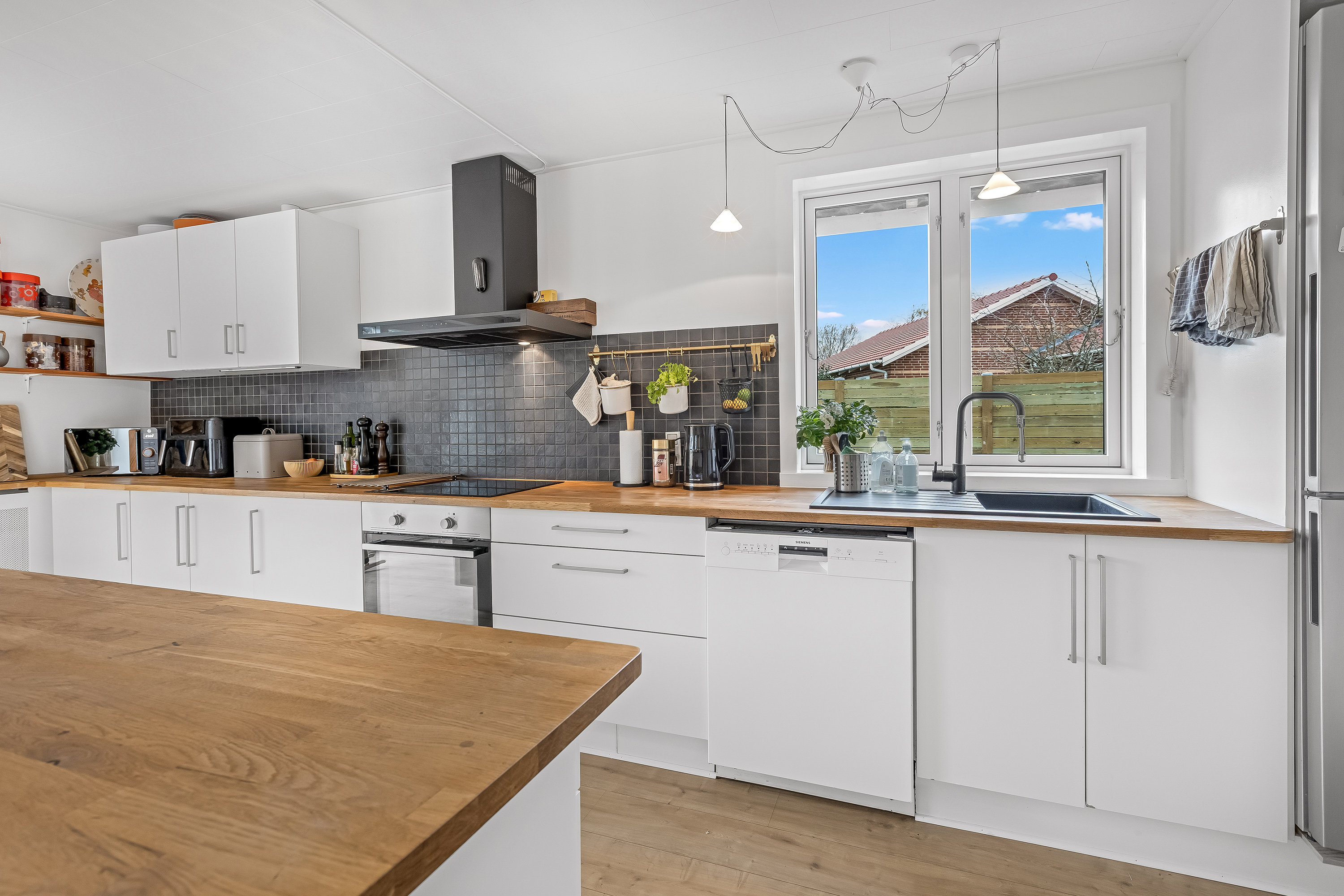 Fremhævet køkken billede i fuldskærmstilstand. Billede af Kikkebjergvej 31, Nordby, 6720 Fanø