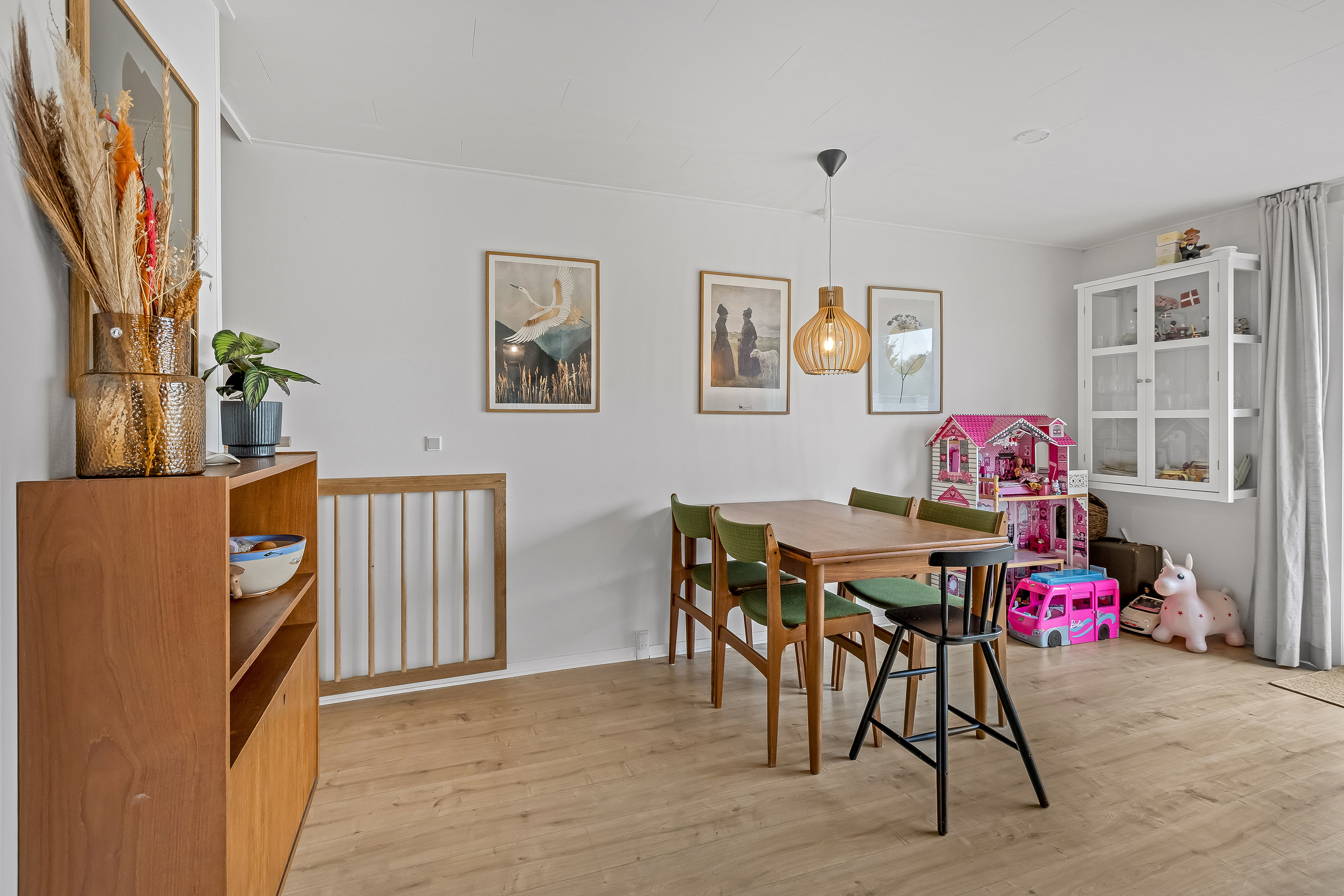 Fremhævet stue billede i fuldskærmstilstand. Billede af Kikkebjergvej 31, Nordby, 6720 Fanø