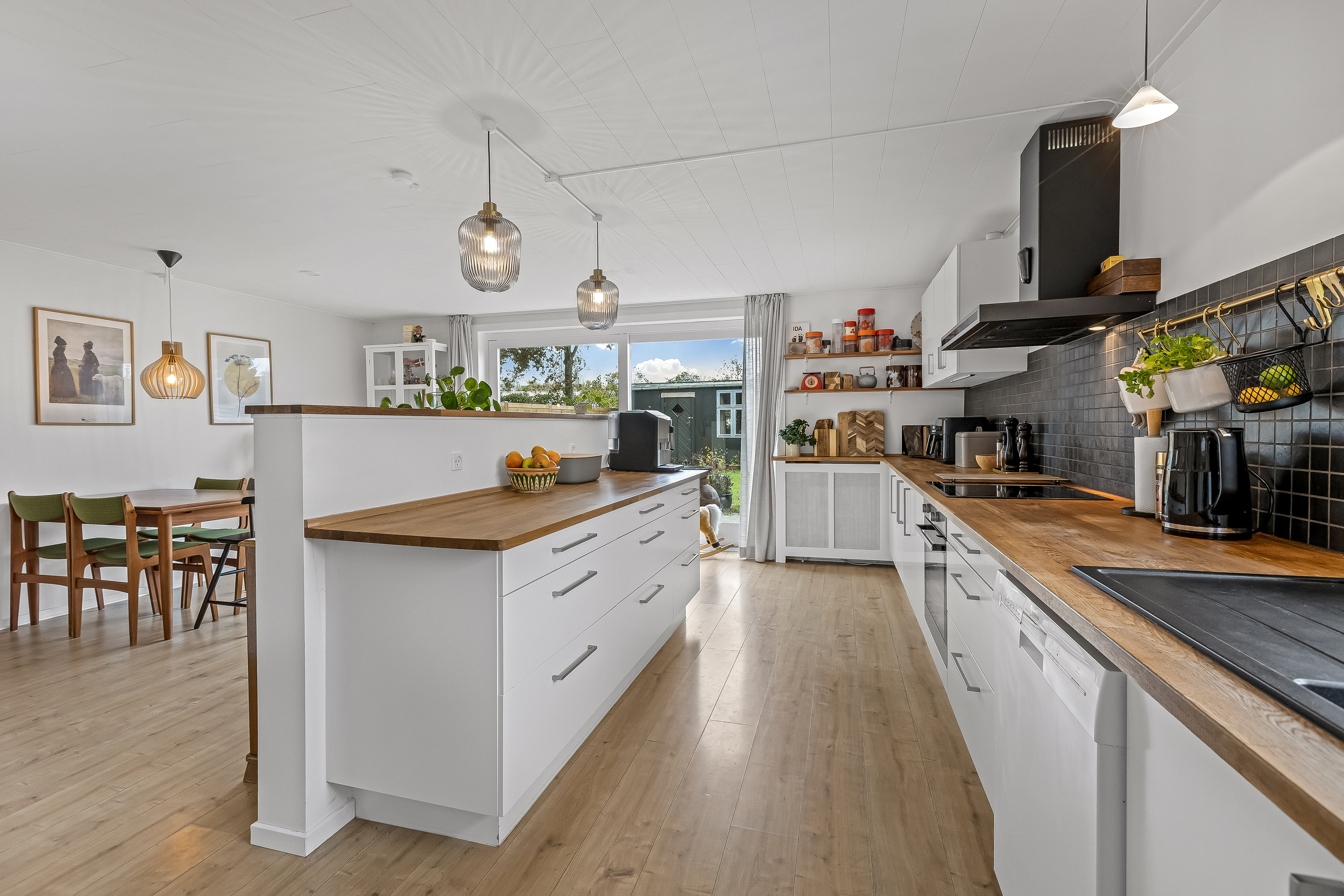 Fremhævet køkken billede i fuldskærmstilstand. Billede af Kikkebjergvej 31, Nordby, 6720 Fanø