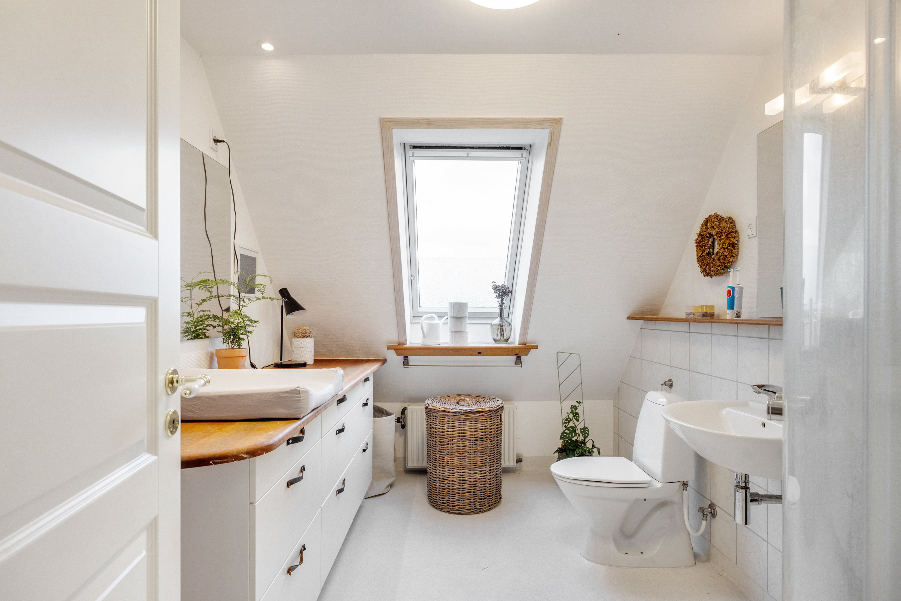 Fremhævet  billede i fuldskærmstilstand. Billede af Lilleringvej 1, Storring, 8464 Galten