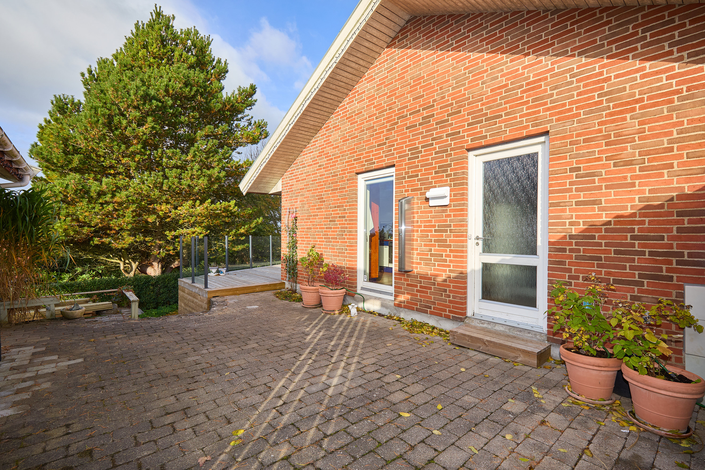 Fremhævet gårdhave billede i fuldskærmstilstand. Billede af Strandbakken 25, Græse Bakkeby, 3600 Frederikssund