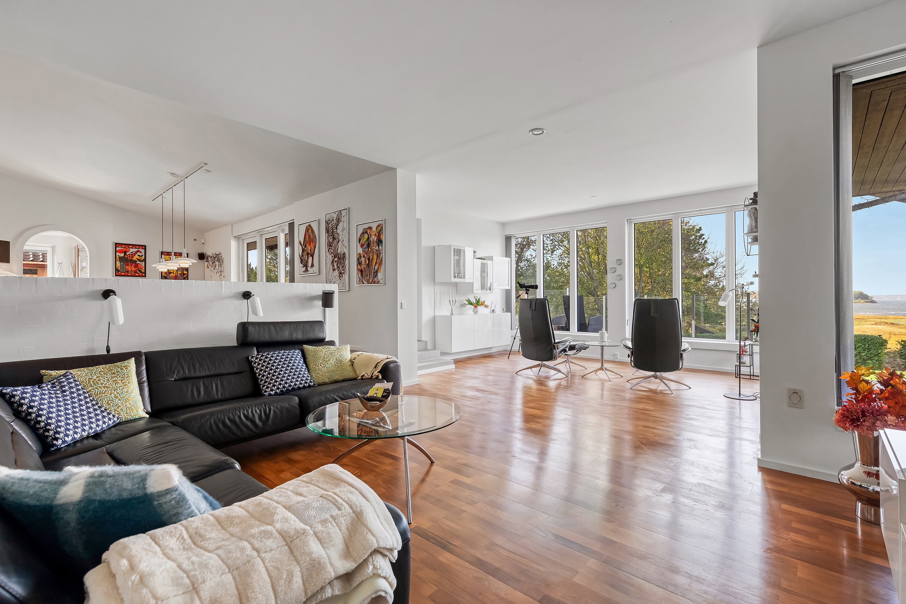 Fremhævet stue billede i fuldskærmstilstand. Billede af Strandbakken 25, Græse Bakkeby, 3600 Frederikssund