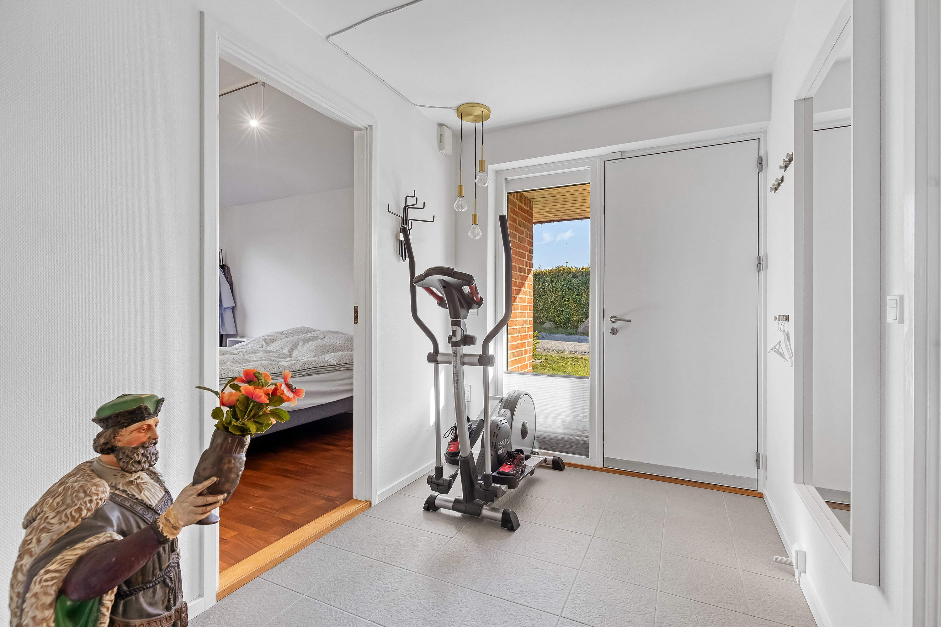 Fremhævet entré billede i fuldskærmstilstand. Billede af Strandbakken 25, Græse Bakkeby, 3600 Frederikssund