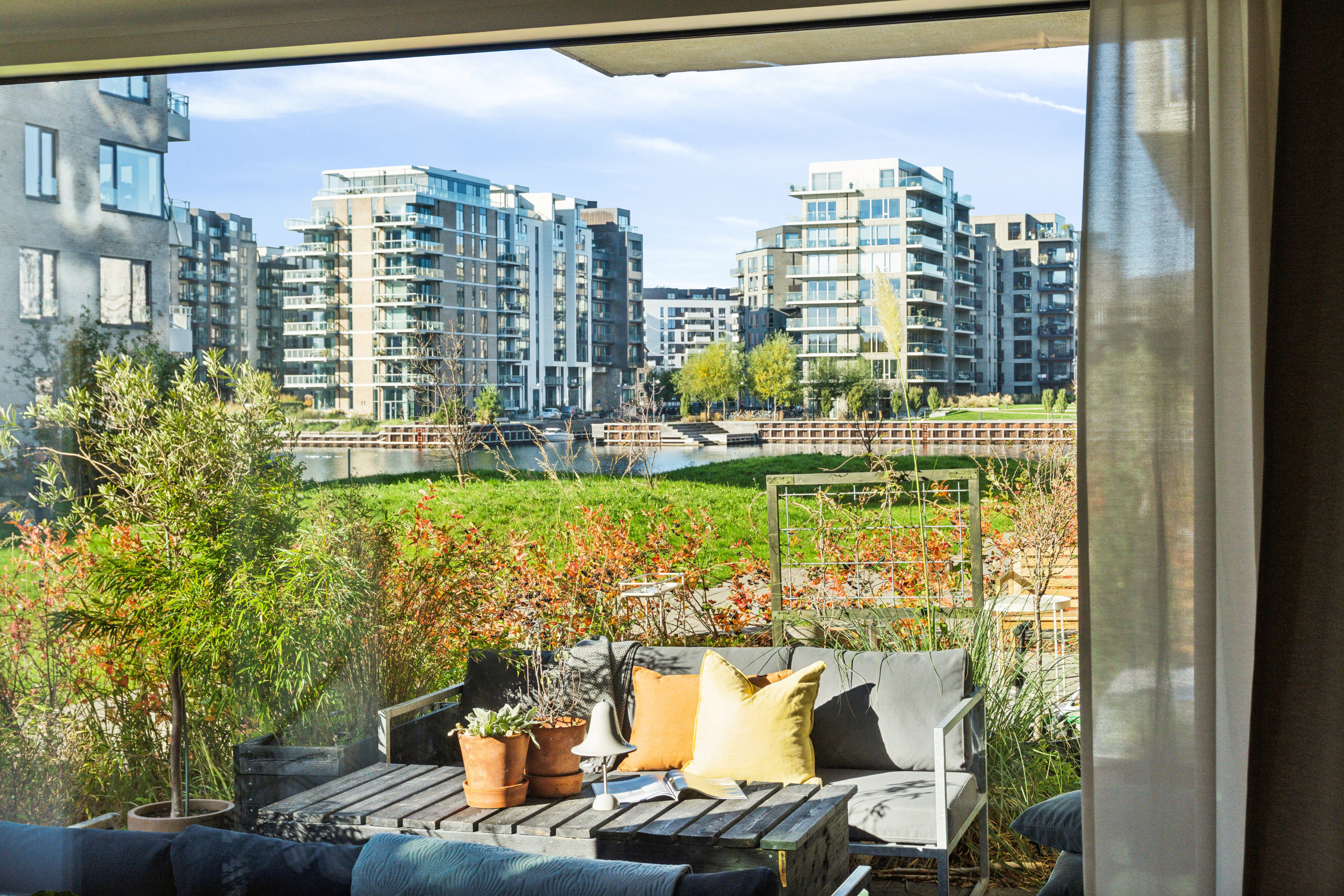 Fremhævet udendørs billede i fuldskærmstilstand. Billede af Islands Brygge 38A, st.. tv., 2300 København S