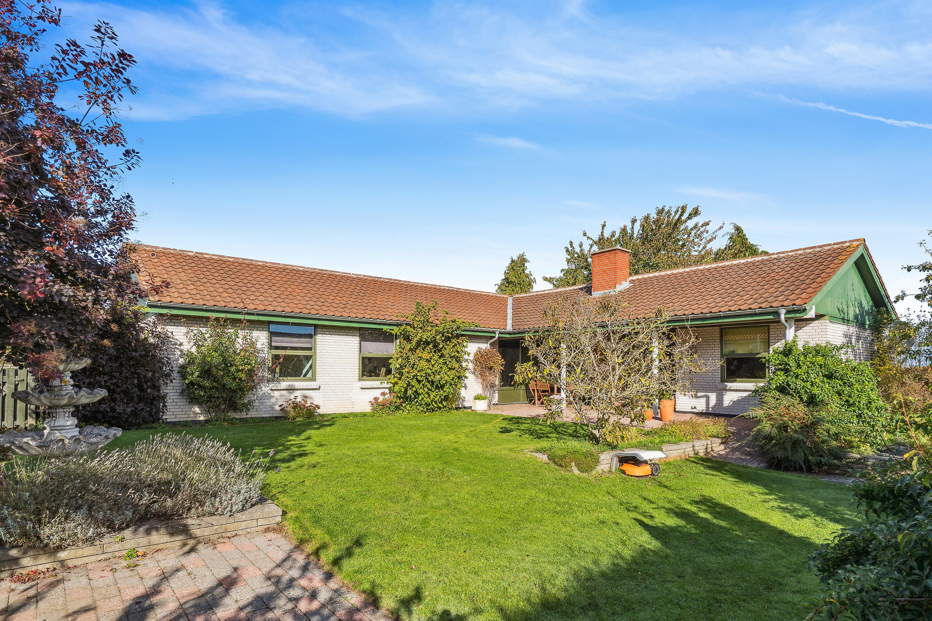 Fremhævet set fra haven billede i fuldskærmstilstand. Billede af Rønnebærvænget 22, 5800 Nyborg