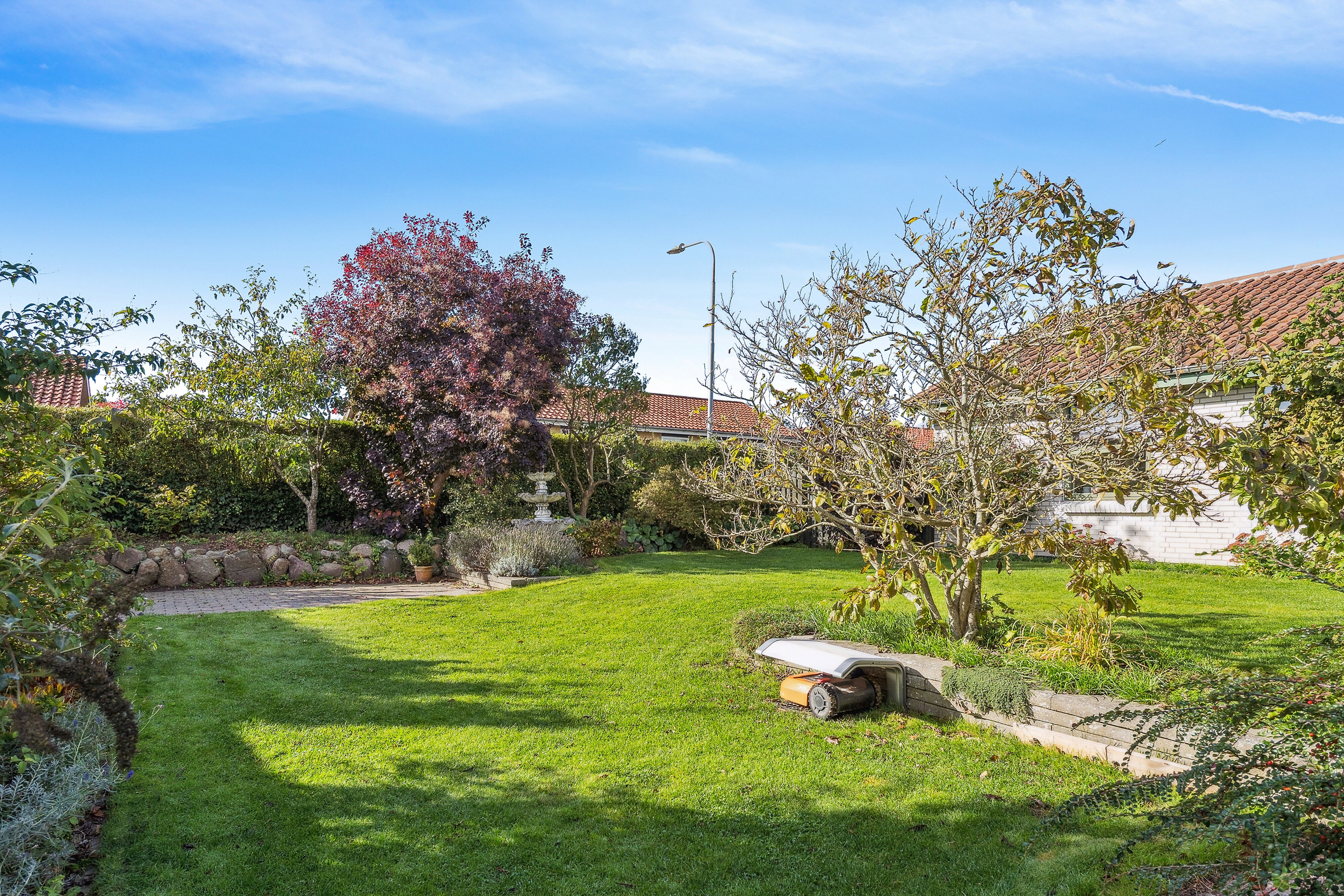 Fremhævet set fra haven billede i fuldskærmstilstand. Billede af Rønnebærvænget 22, 5800 Nyborg