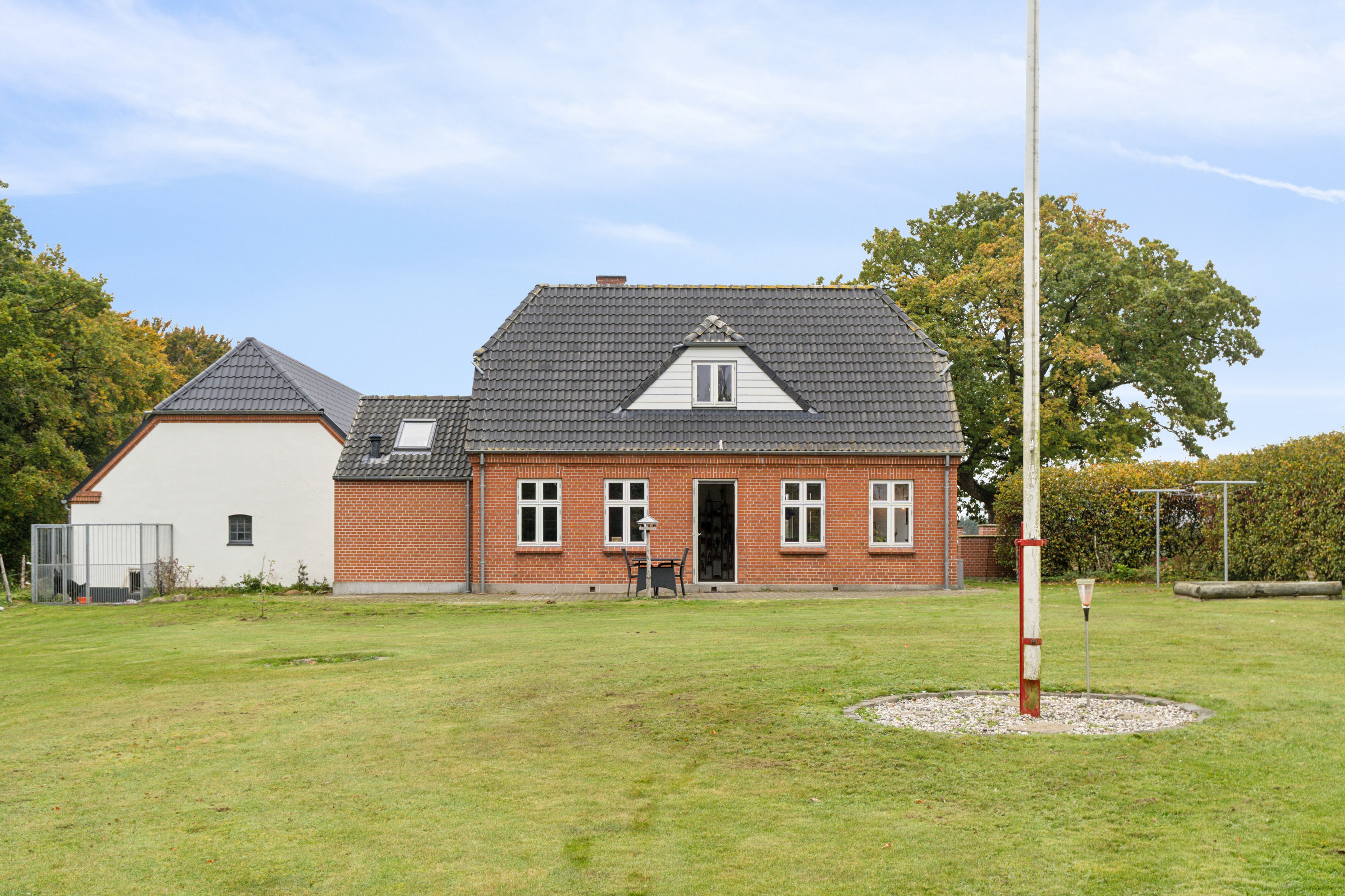 Miniaturebillede 1: udendørs. Billede af Vindumvej 157, 8840 Rødkærsbro