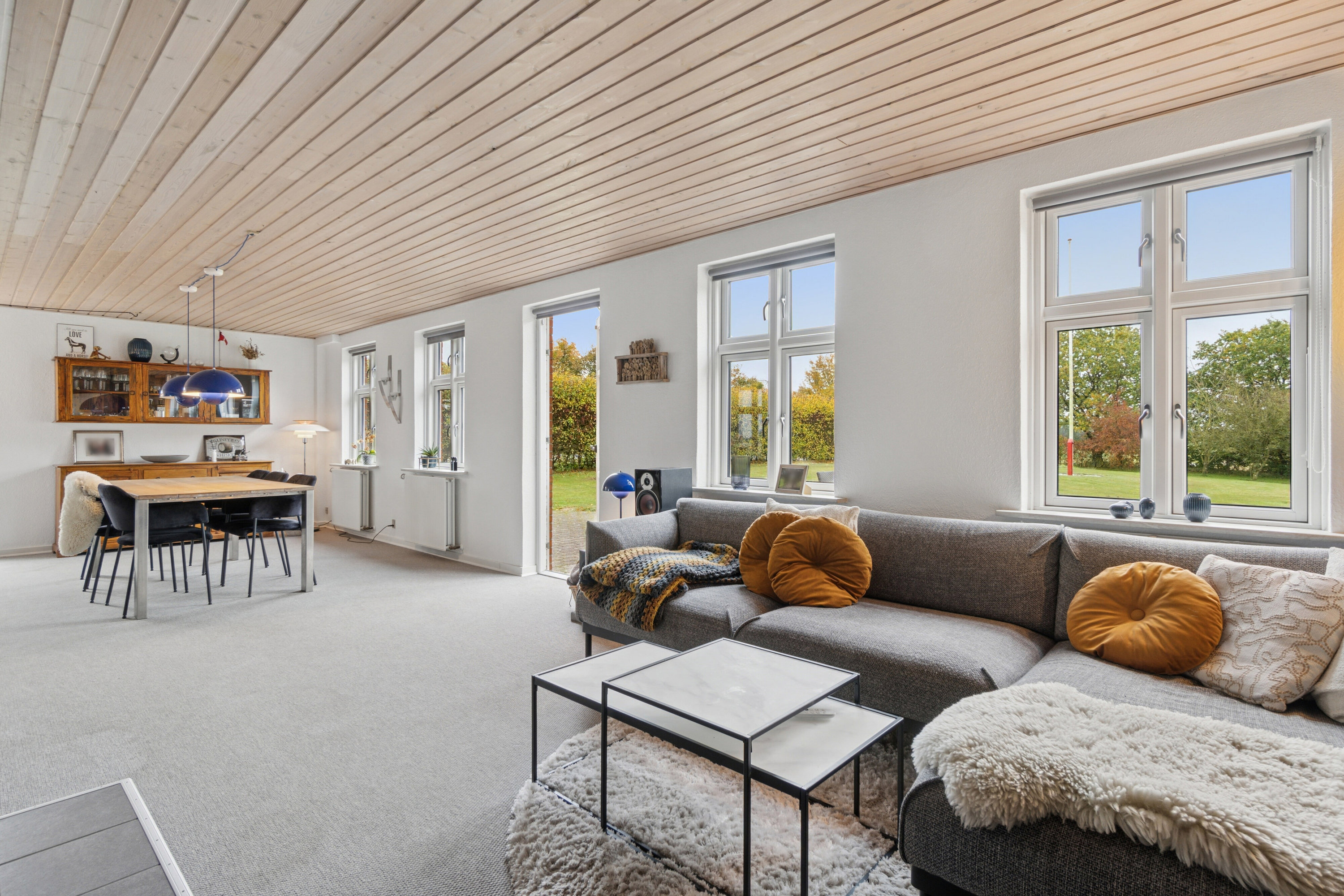 Fremhævet stue billede i fuldskærmstilstand. Billede af Vindumvej 157, 8840 Rødkærsbro