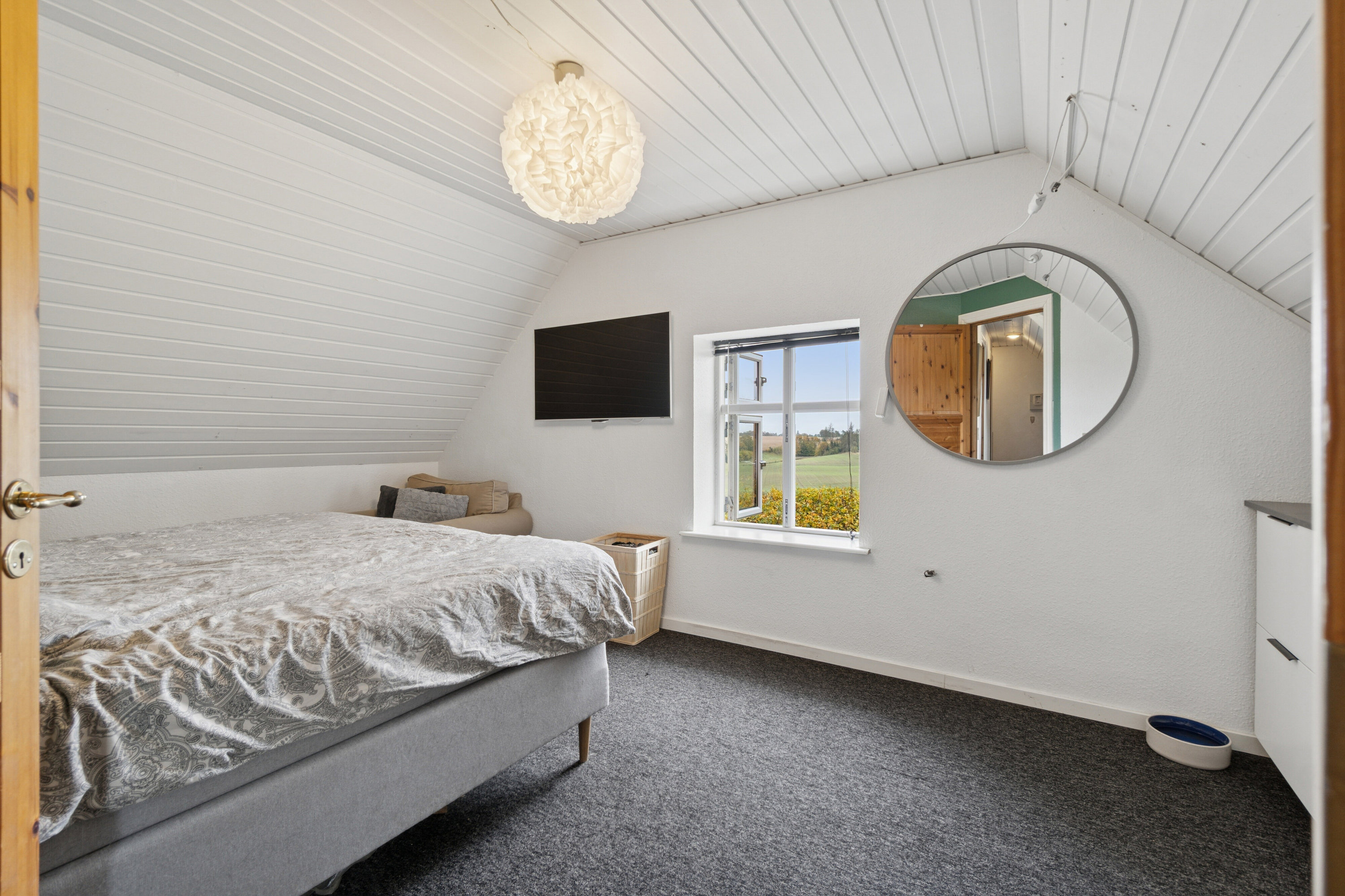 Fremhævet soveværelse billede i fuldskærmstilstand. Billede af Vindumvej 157, 8840 Rødkærsbro