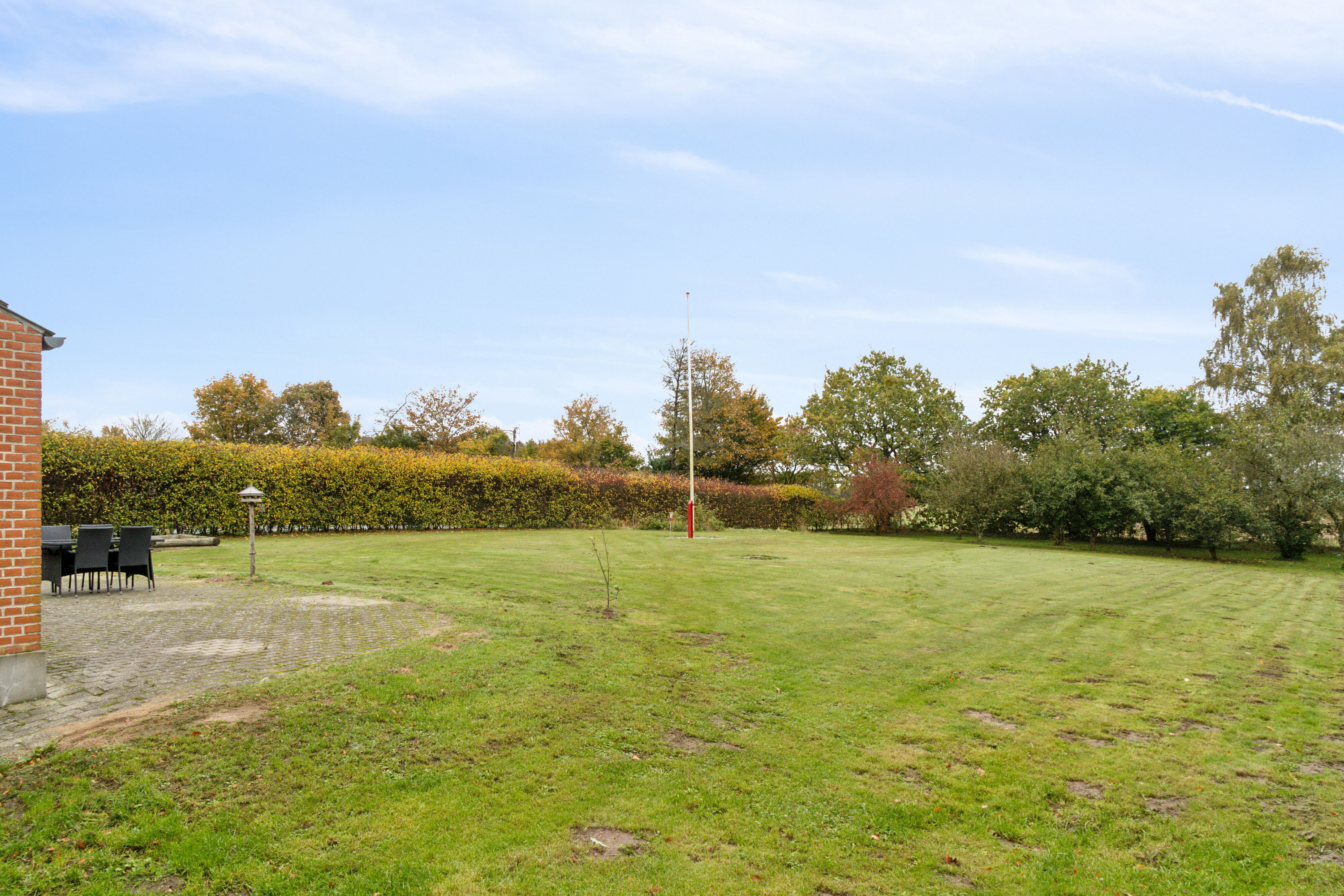 Fremhævet set fra haven billede i fuldskærmstilstand. Billede af Vindumvej 157, 8840 Rødkærsbro