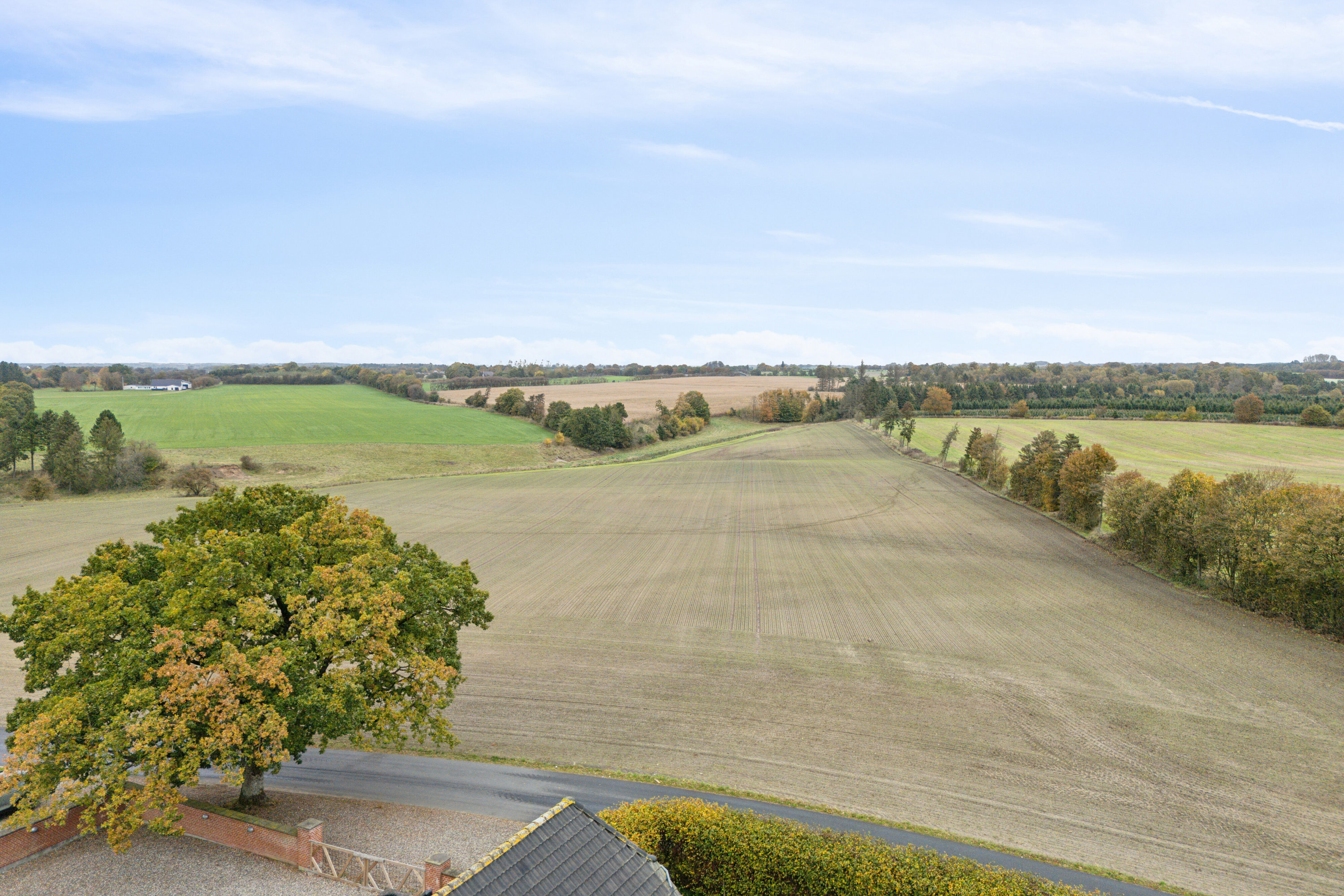Fremhævet set fra haven billede i fuldskærmstilstand. Billede af Vindumvej 157, 8840 Rødkærsbro