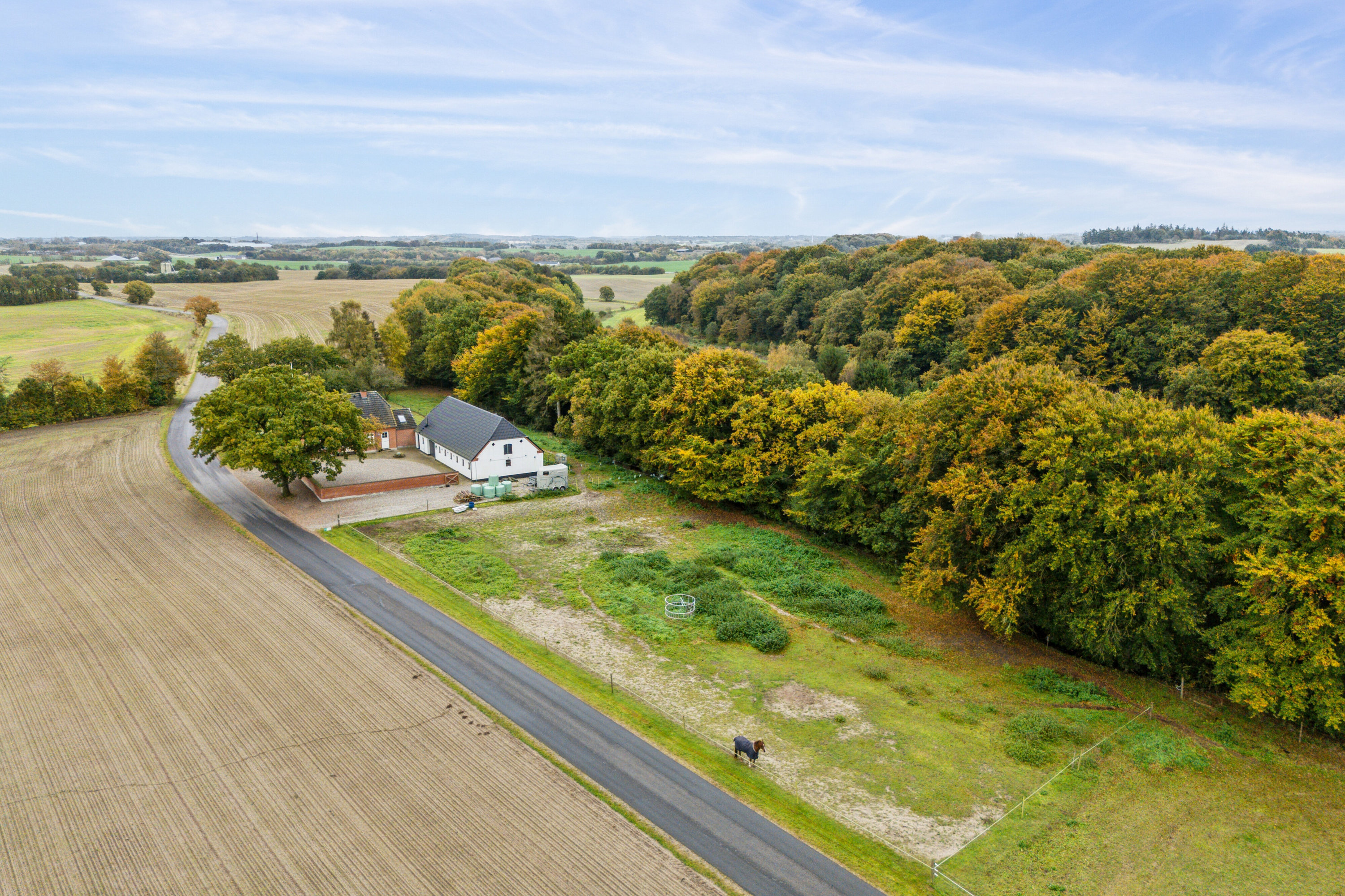 Fremhævet luftfoto billede i fuldskærmstilstand. Billede af Vindumvej 157, 8840 Rødkærsbro