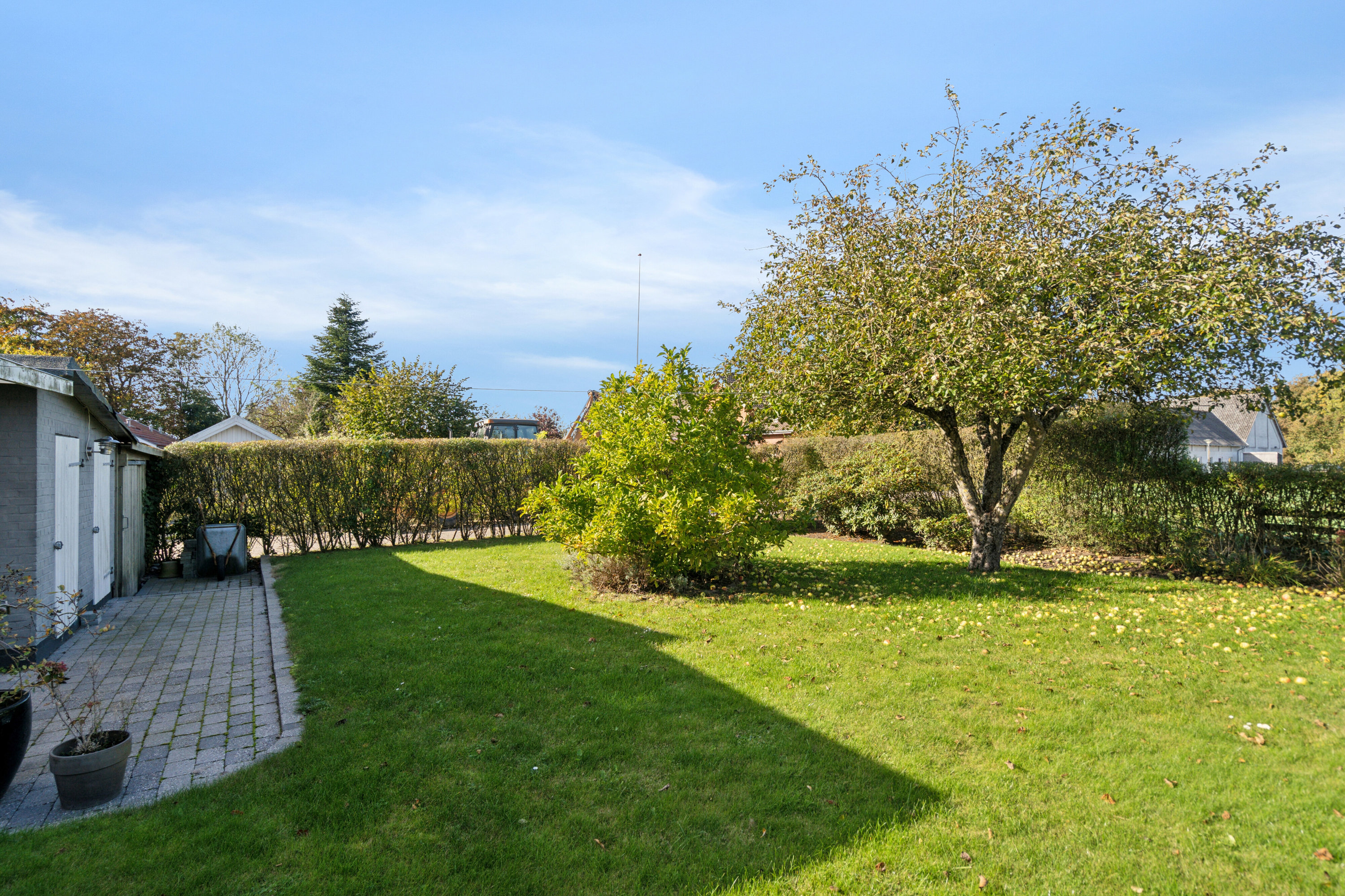 Fremhævet set fra haven billede i fuldskærmstilstand. Billede af Højbyvej 6, Højby, 5260 Odense S