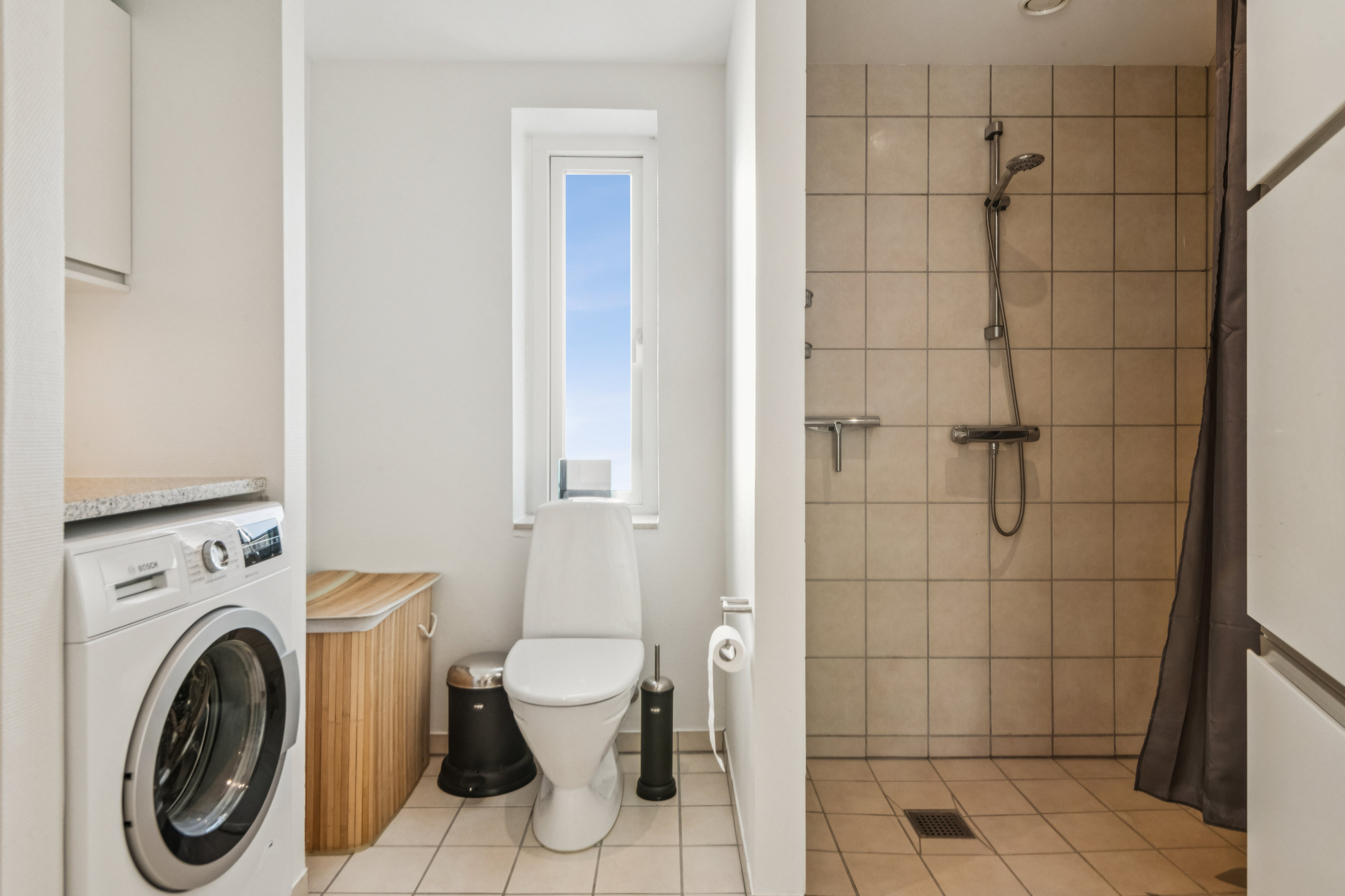 Fremhævet badeværelse billede i fuldskærmstilstand. Billede af Blegkilde Alle 53, 3. th., 9000 Aalborg