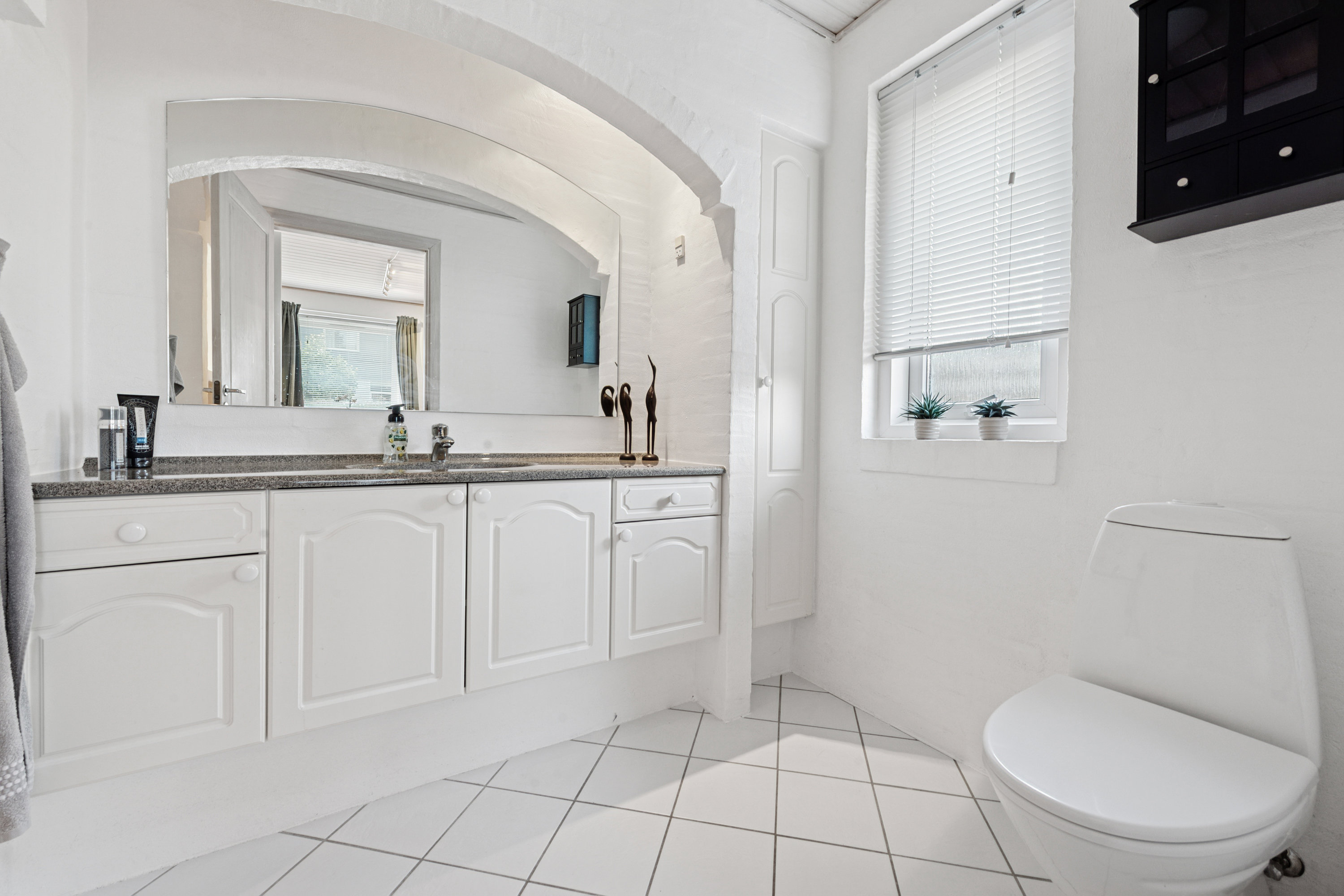 Fremhævet badeværelse billede i fuldskærmstilstand. Billede af Ådalsvej 8, 2635 Ishøj