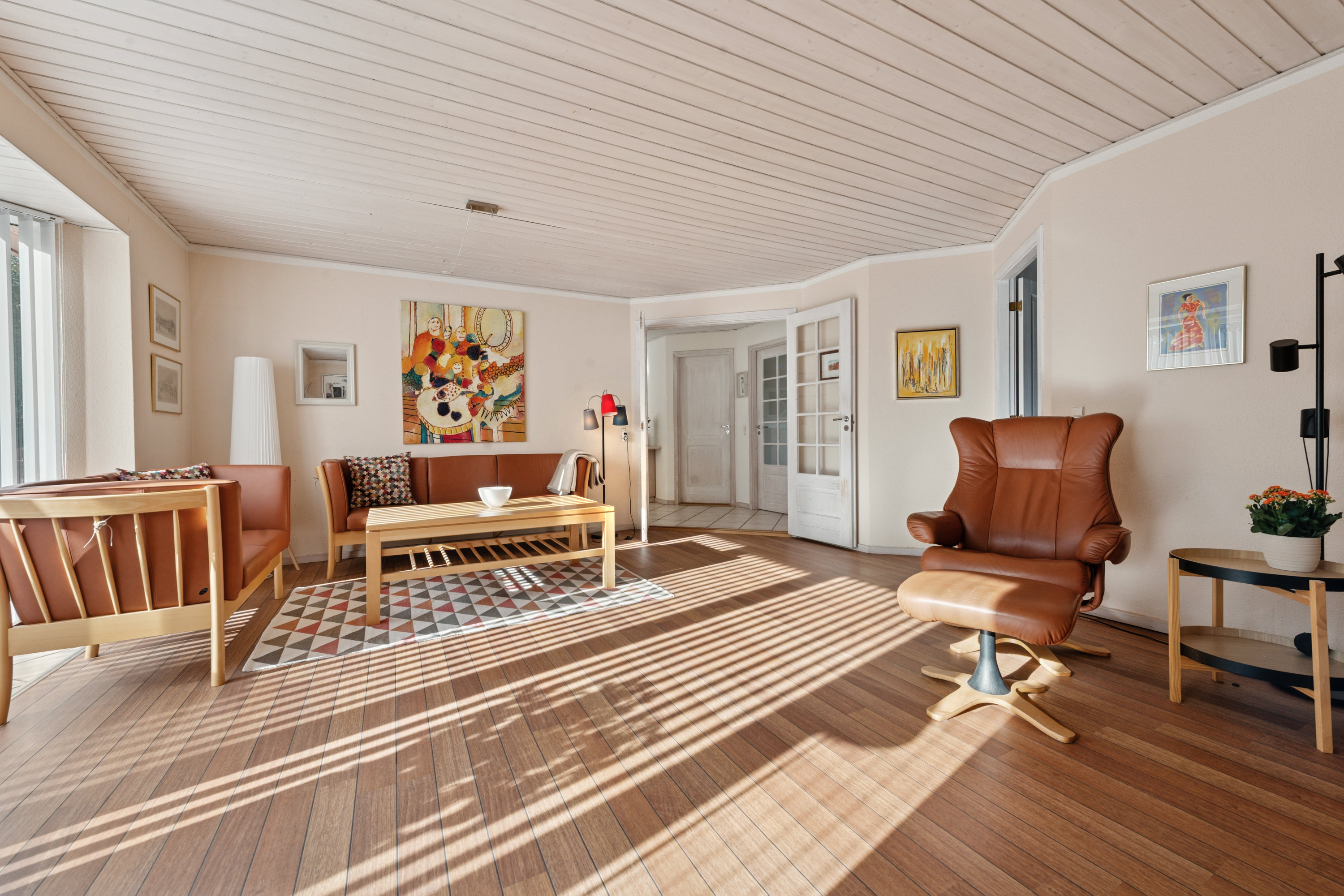 Fremhævet stue billede i fuldskærmstilstand. Billede af Ådalsvej 8, 2635 Ishøj