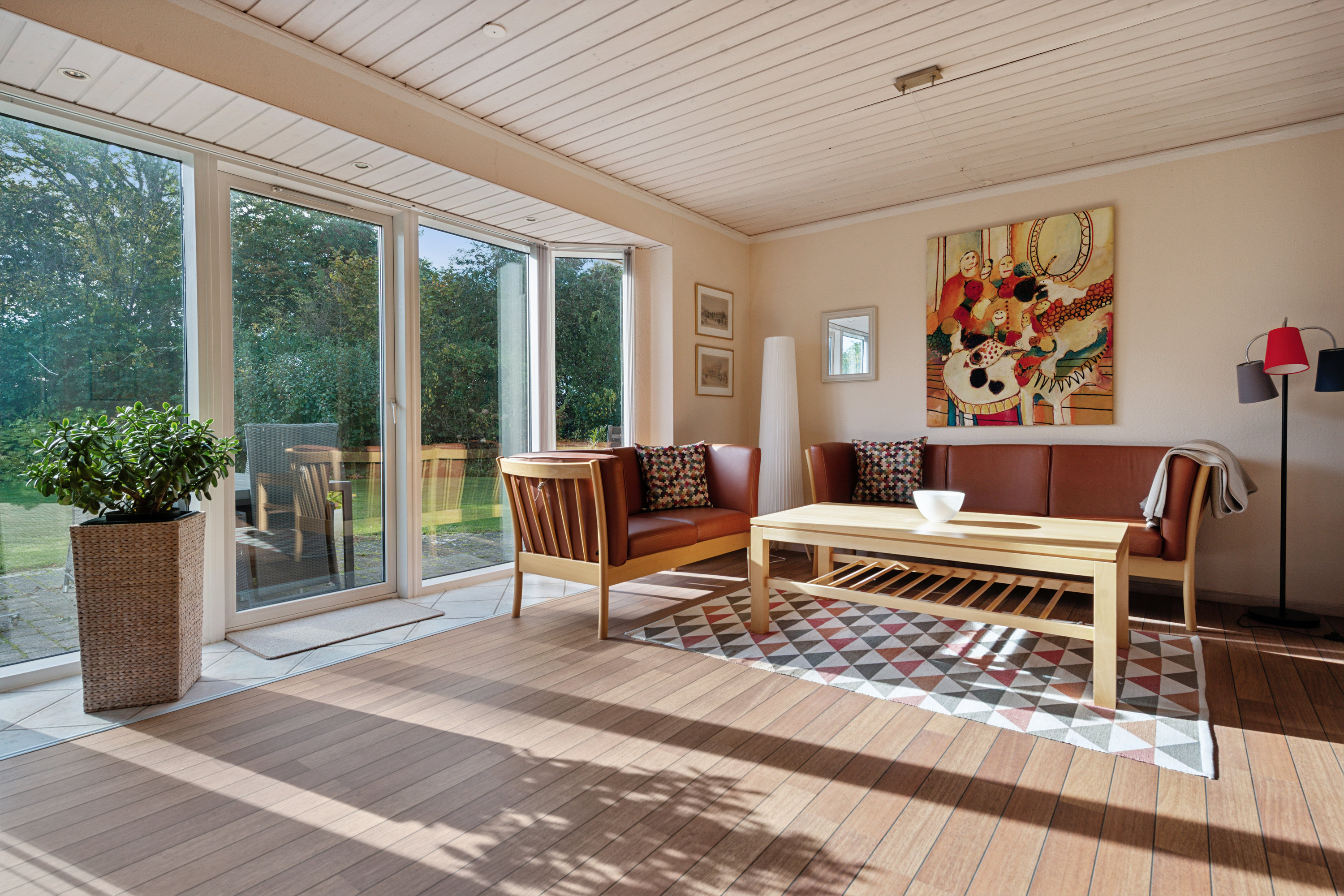 Fremhævet stue billede i fuldskærmstilstand. Billede af Ådalsvej 8, 2635 Ishøj