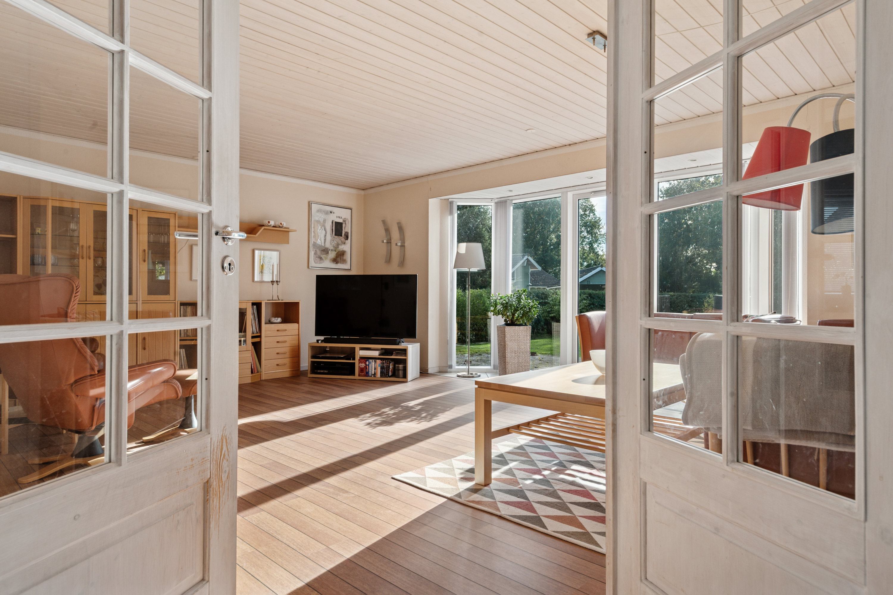 Fremhævet stue billede i fuldskærmstilstand. Billede af Ådalsvej 8, 2635 Ishøj