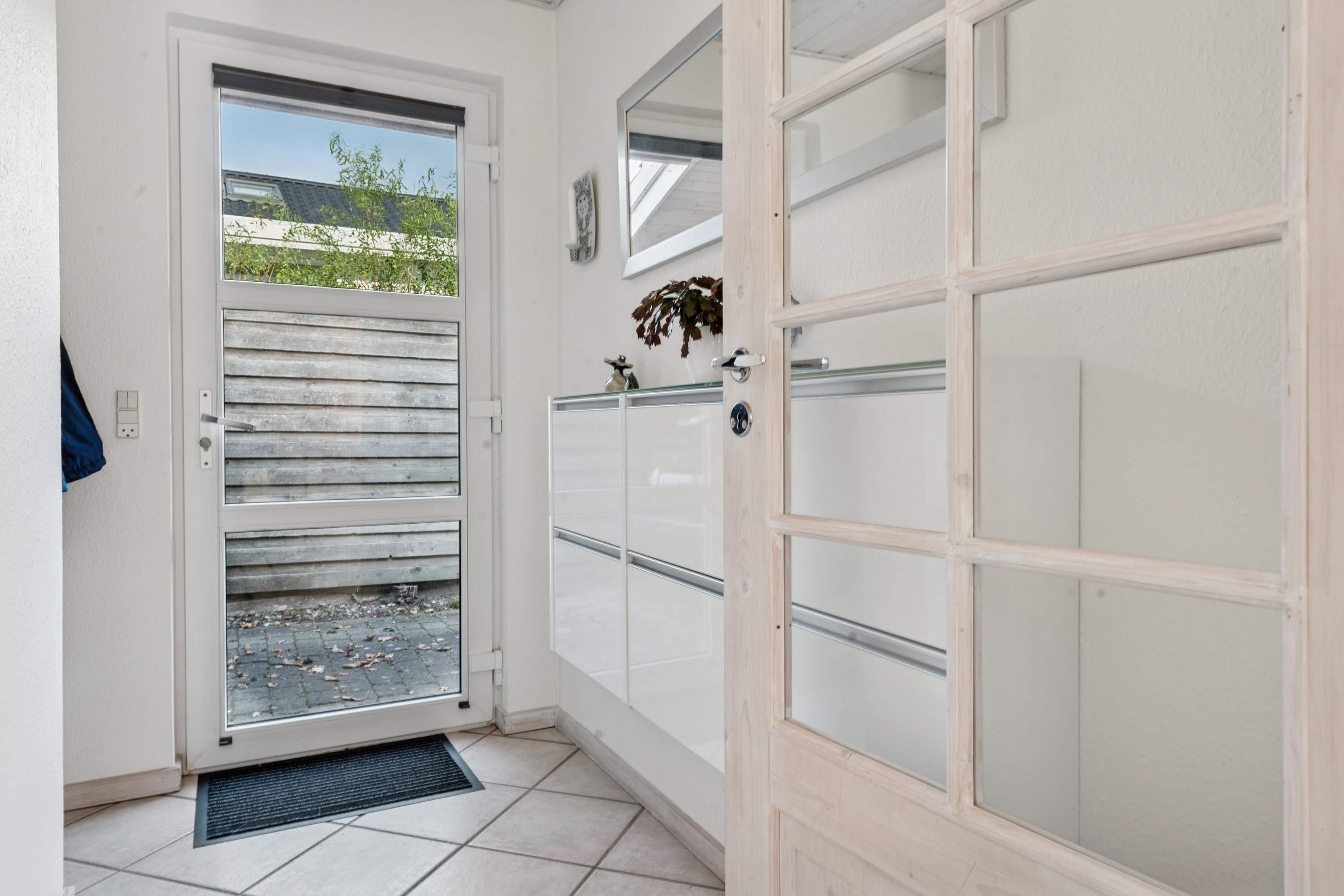 Fremhævet entré billede i fuldskærmstilstand. Billede af Ådalsvej 8, 2635 Ishøj