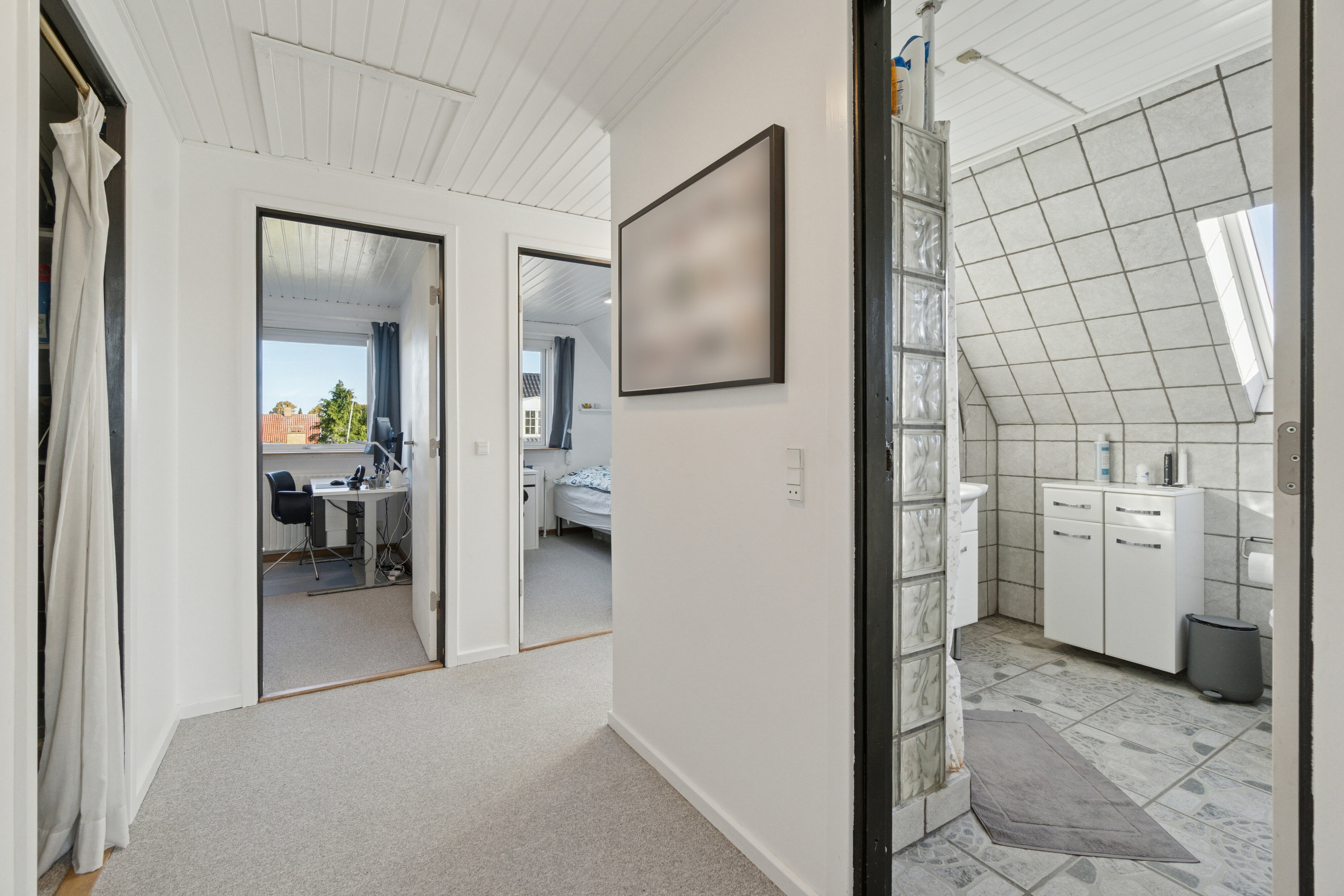 Fremhævet hall billede i fuldskærmstilstand. Billede af Rudebækvej 11, 2610 Rødovre