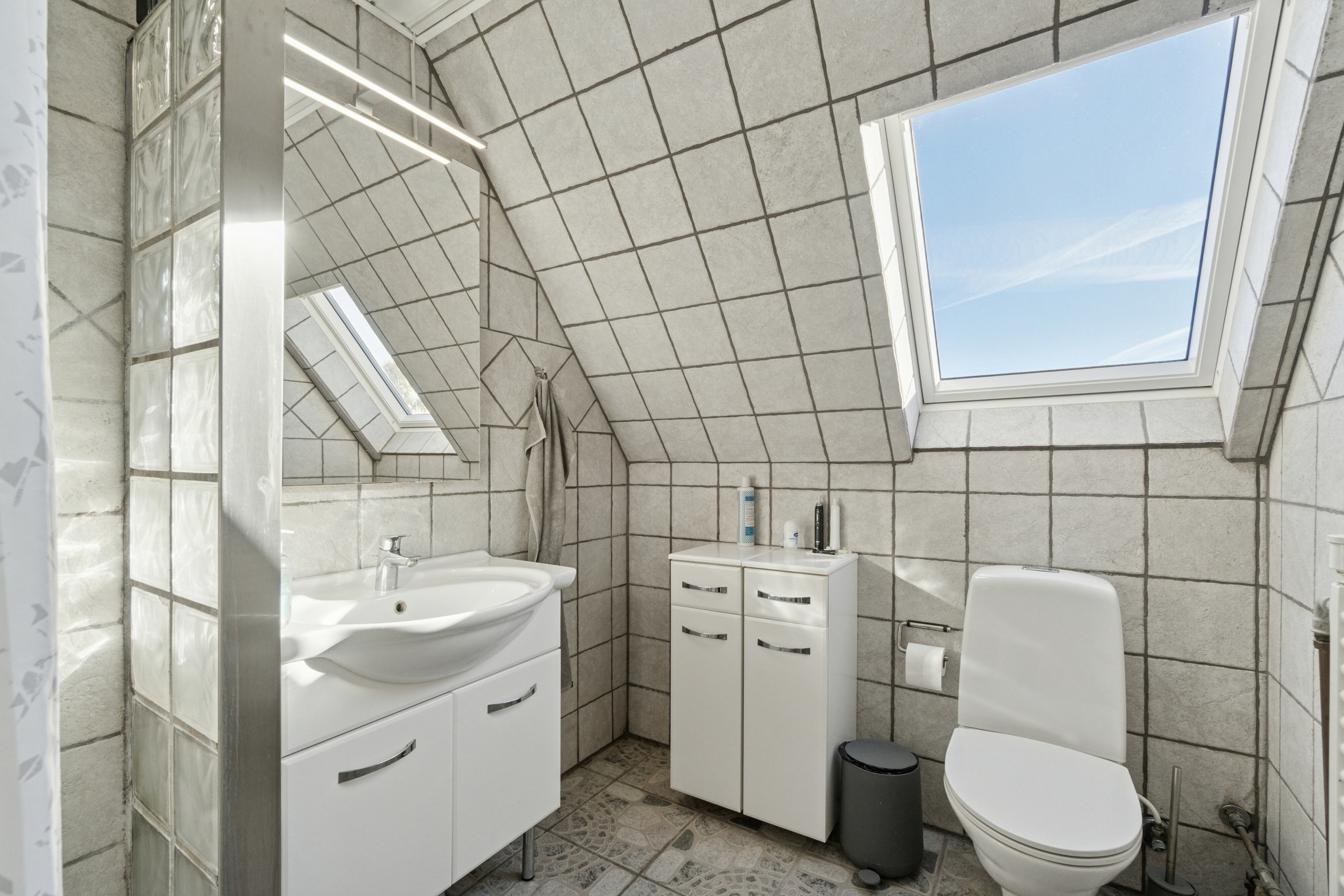 Fremhævet badeværelse billede i fuldskærmstilstand. Billede af Rudebækvej 11, 2610 Rødovre