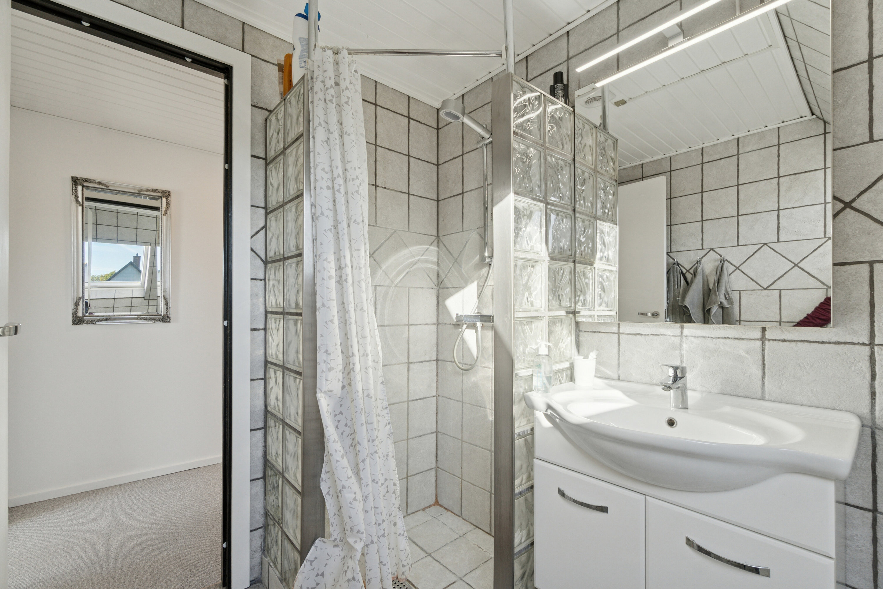 Fremhævet badeværelse billede i fuldskærmstilstand. Billede af Rudebækvej 11, 2610 Rødovre