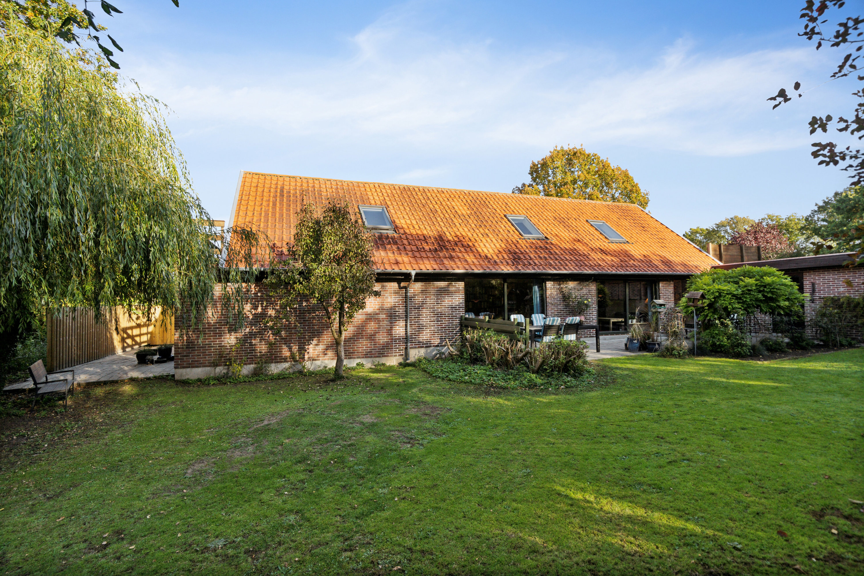 Fremhævet set fra haven billede i fuldskærmstilstand. Billede af Kildegårdsvej 189, 5240 Odense NØ