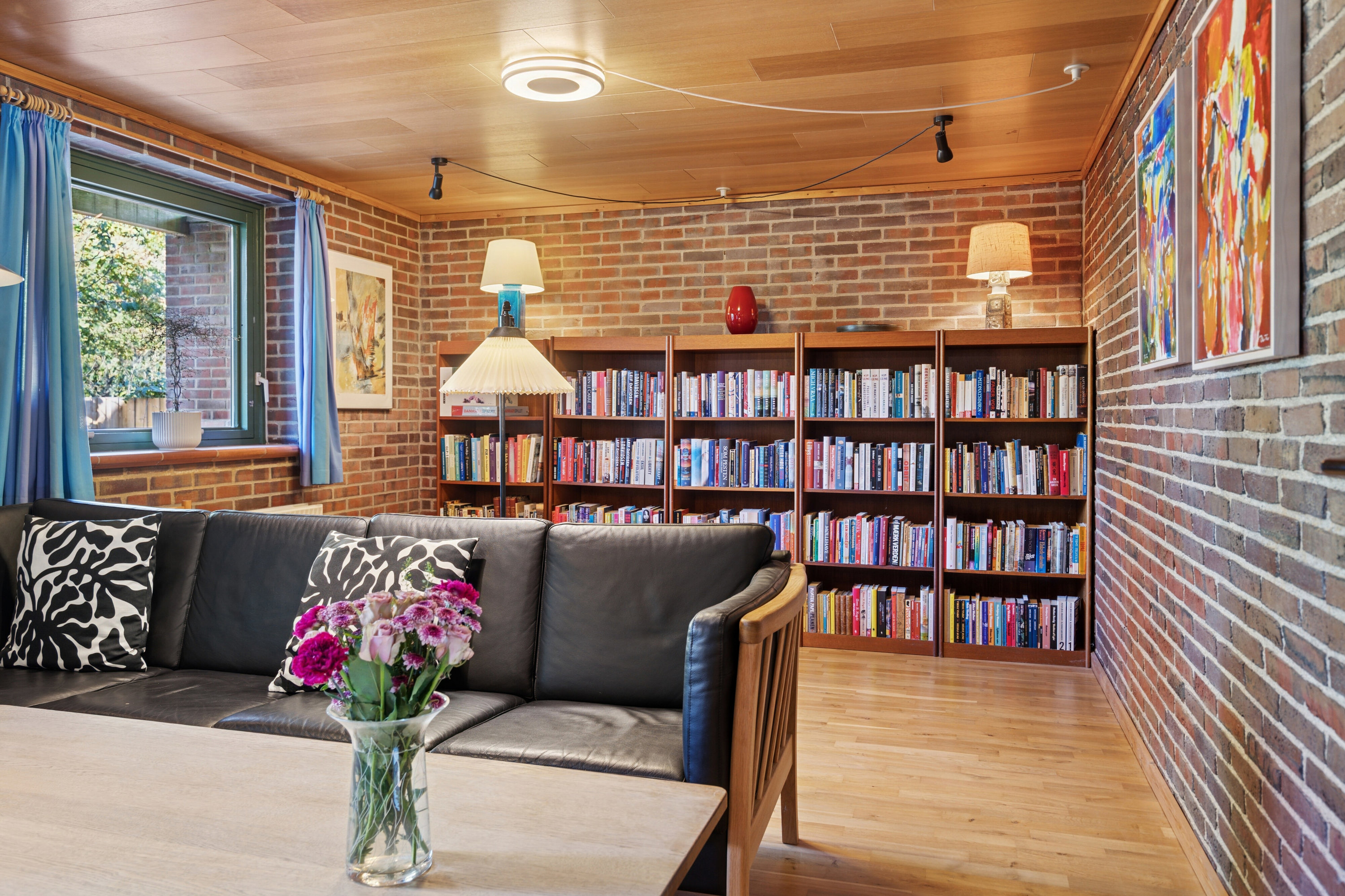 Fremhævet stue billede i fuldskærmstilstand. Billede af Kildegårdsvej 189, 5240 Odense NØ