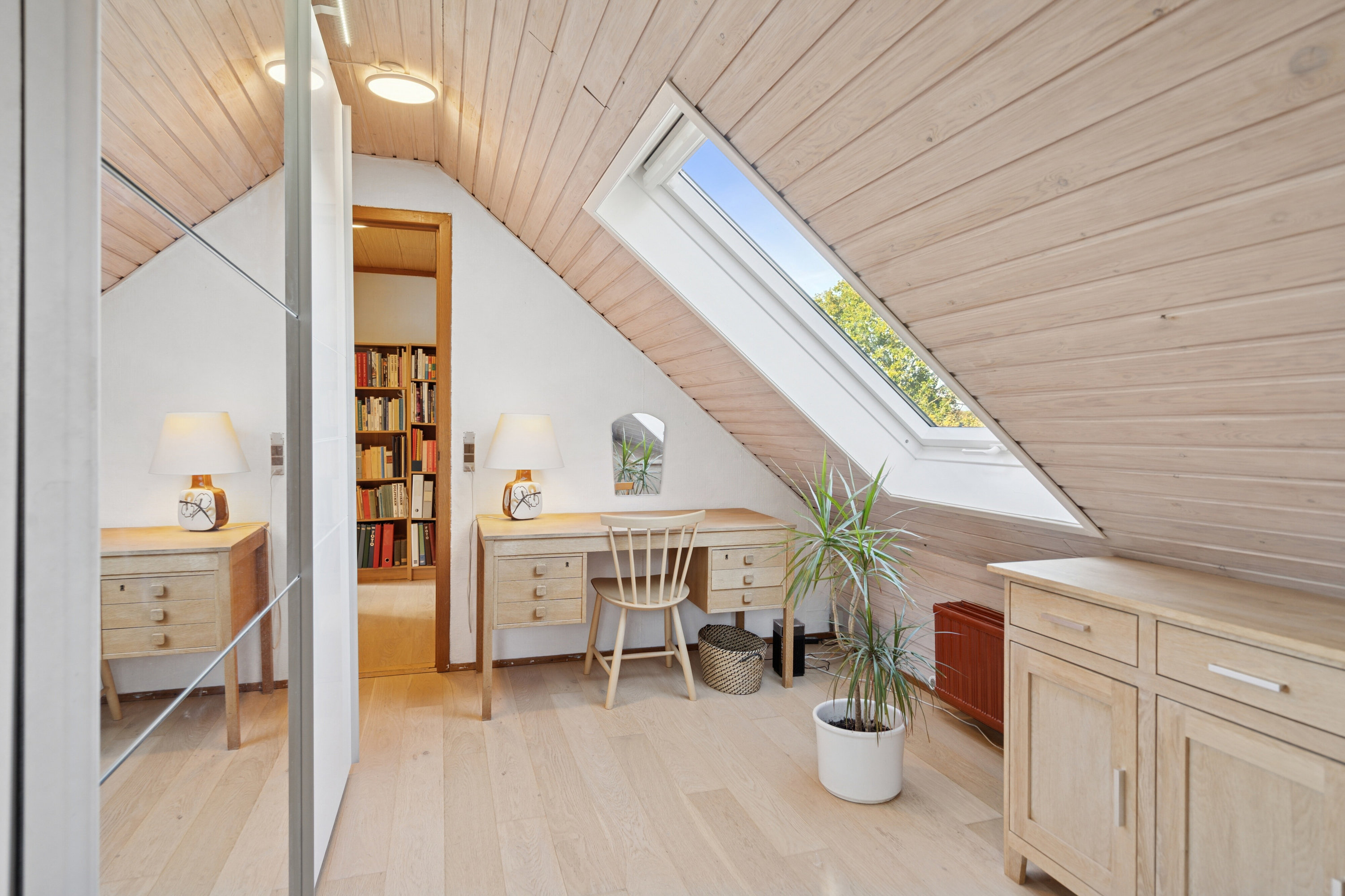 Fremhævet arbejdsværelse billede i fuldskærmstilstand. Billede af Kildegårdsvej 189, 5240 Odense NØ