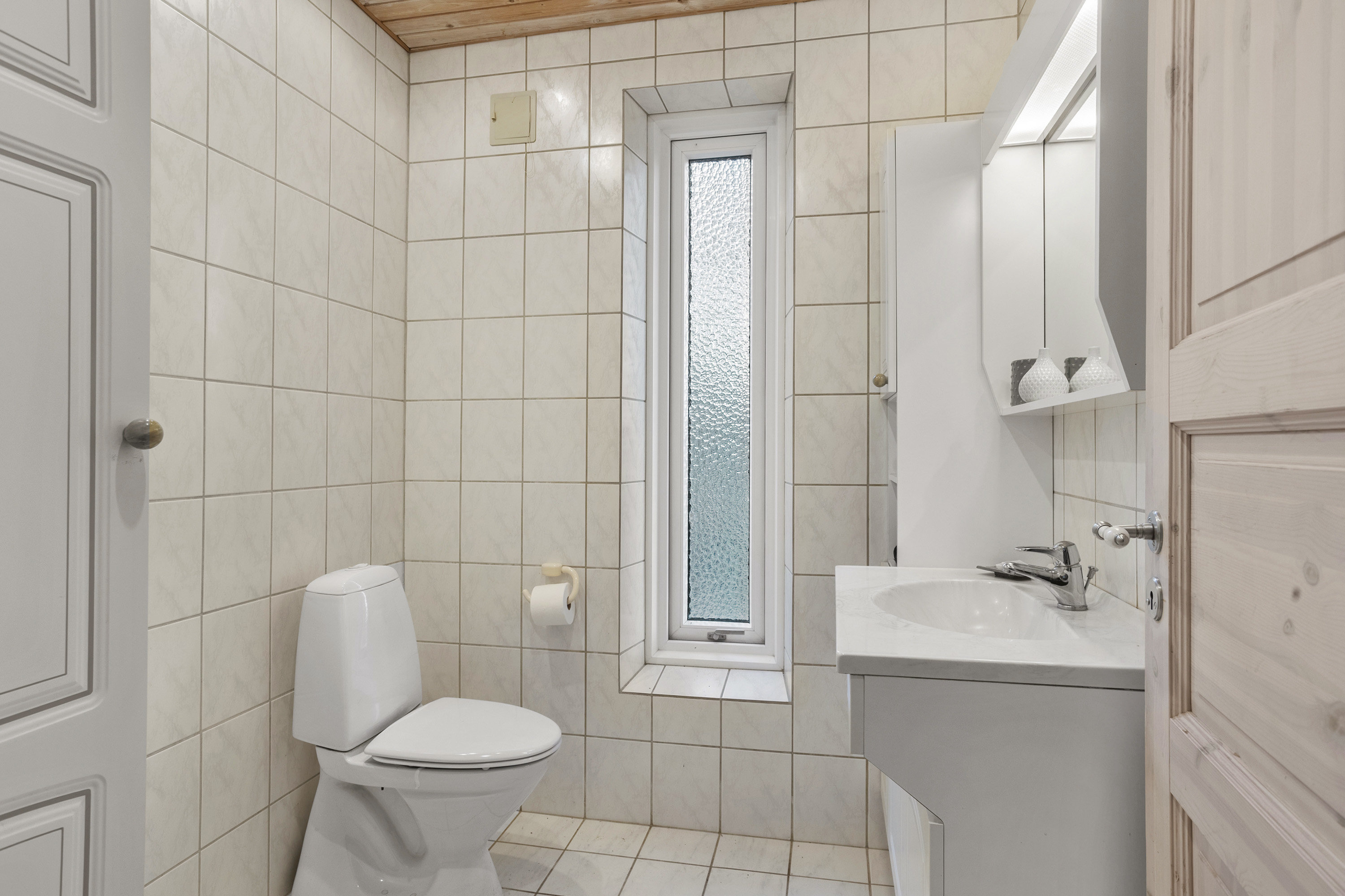 Fremhævet toilet billede i fuldskærmstilstand. Billede af Østre Alle 4, 6650 Brørup