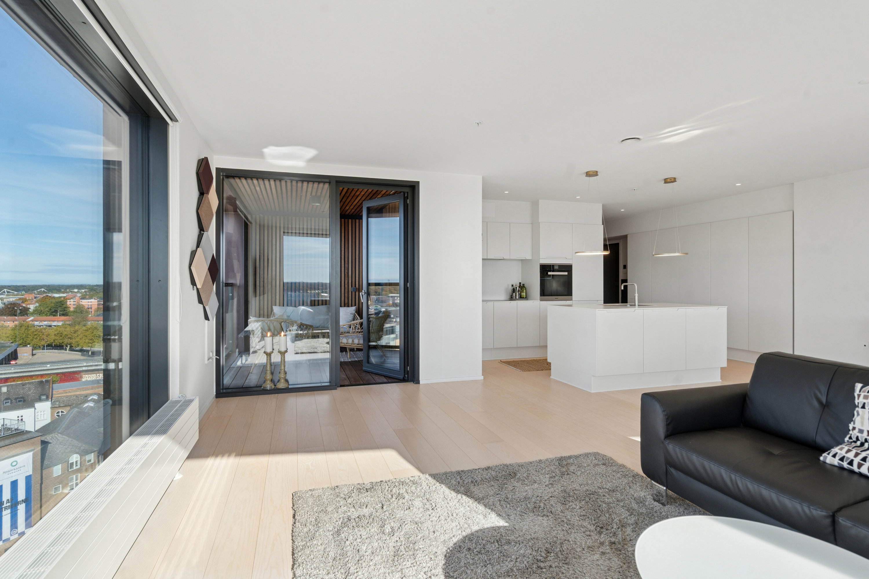 Fremhævet stue billede i fuldskærmstilstand. Billede af Odeons Kvarter 21, 10. tv., 5000 Odense C