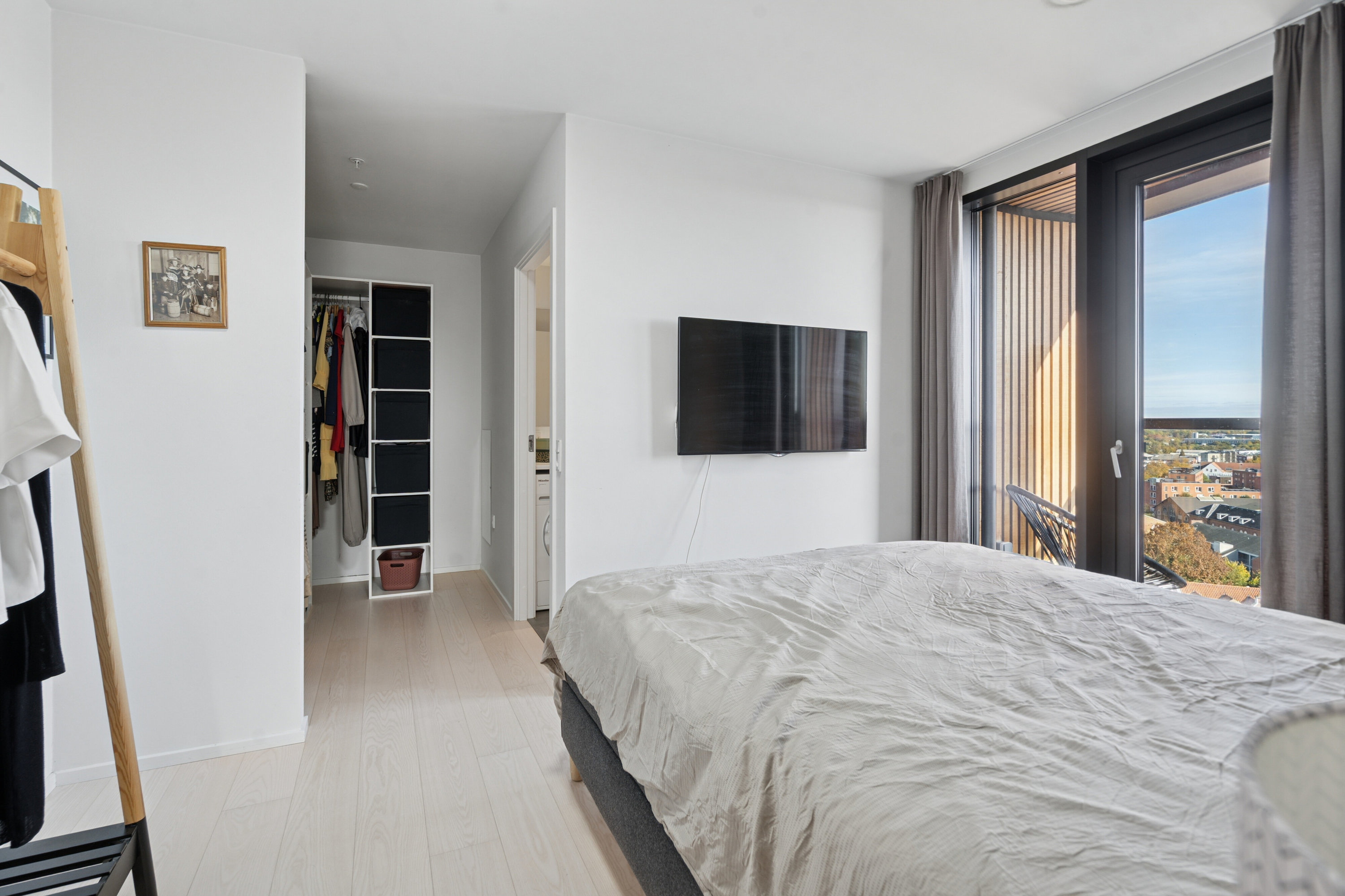 Fremhævet soveværelse billede i fuldskærmstilstand. Billede af Odeons Kvarter 21, 10. tv., 5000 Odense C