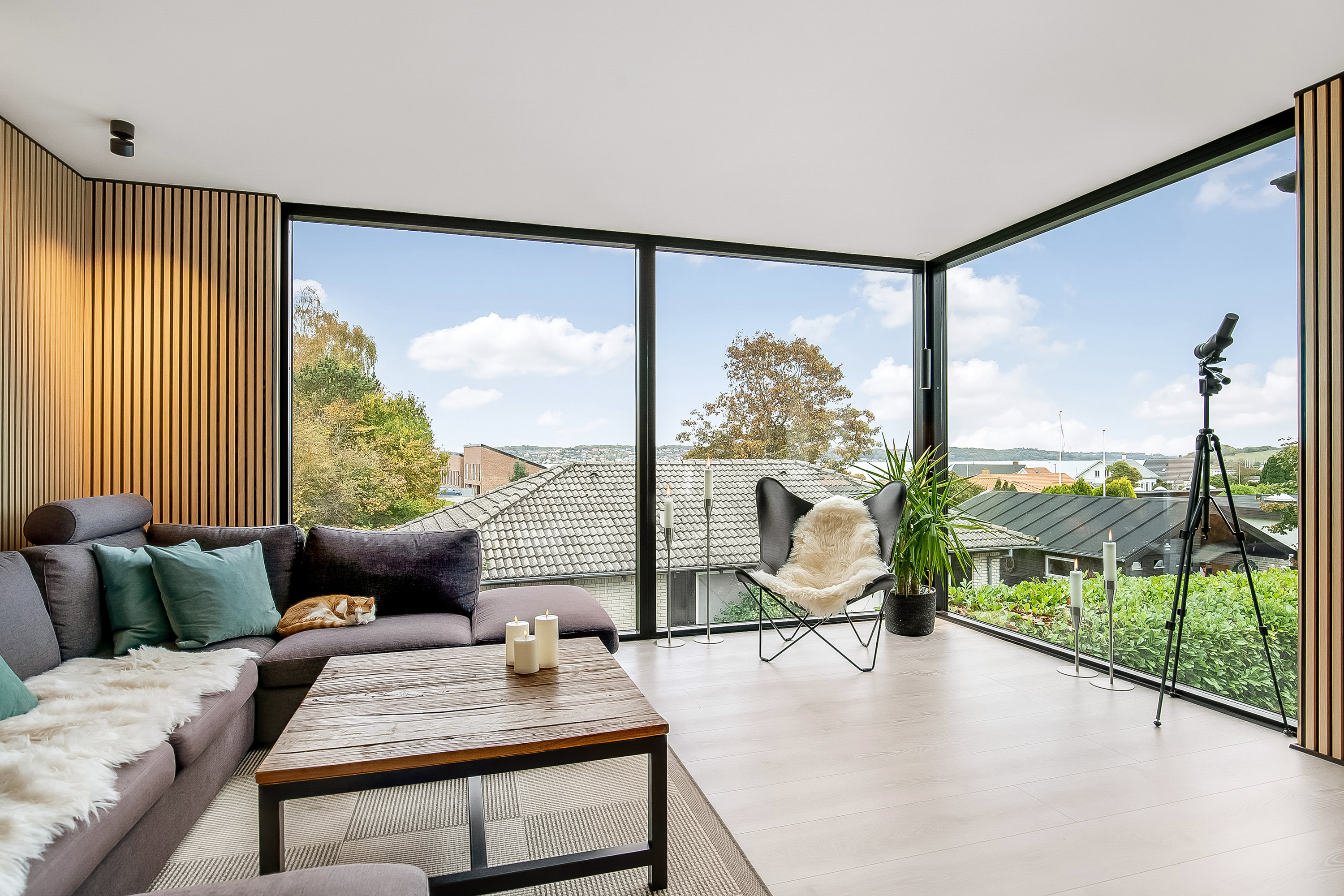 Fremhævet stue billede i fuldskærmstilstand. Billede af Vangen 12C, Tved, 6000 Kolding