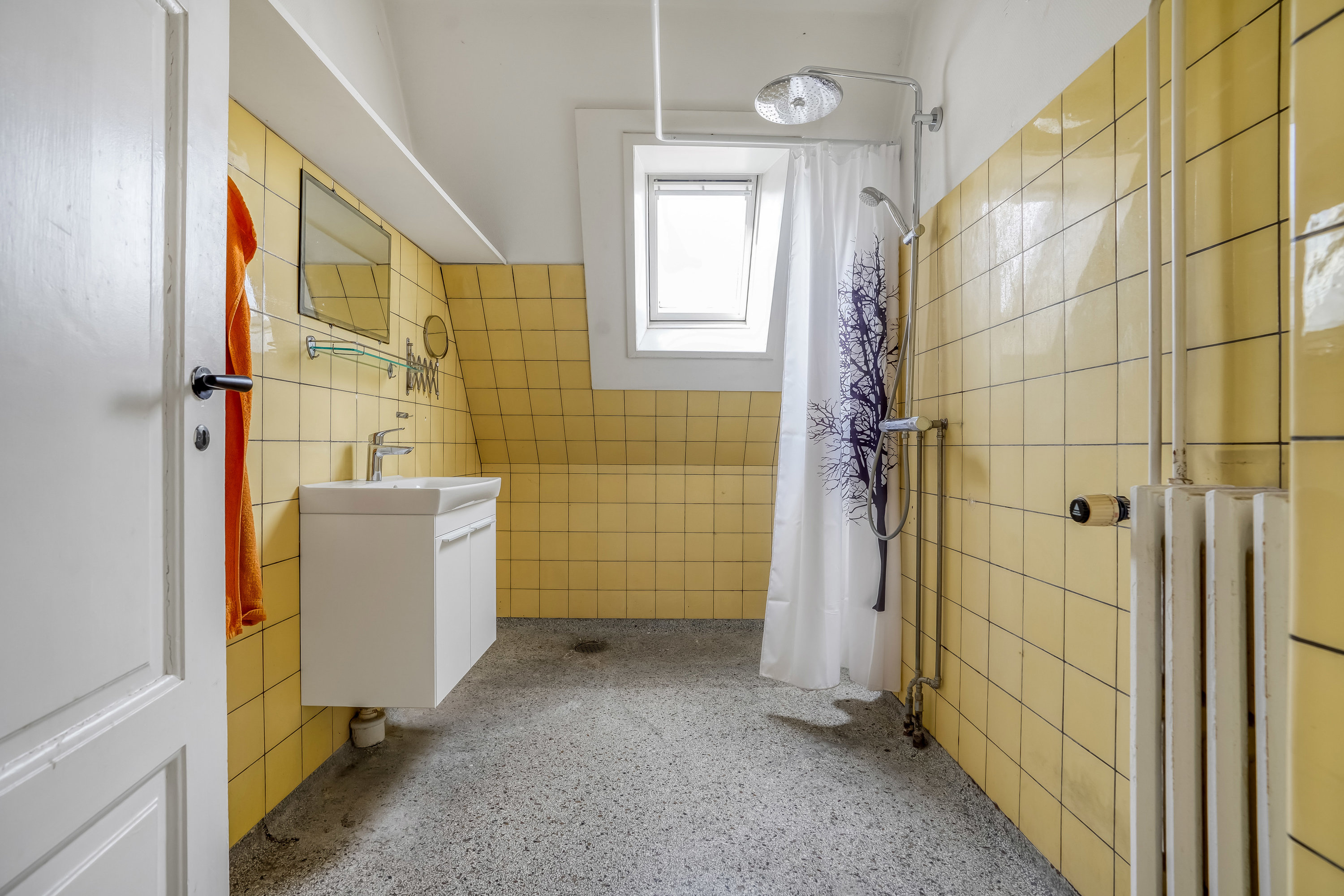 Fremhævet badeværelse billede i fuldskærmstilstand. Billede af Hjallesevej 125, 5230 Odense M