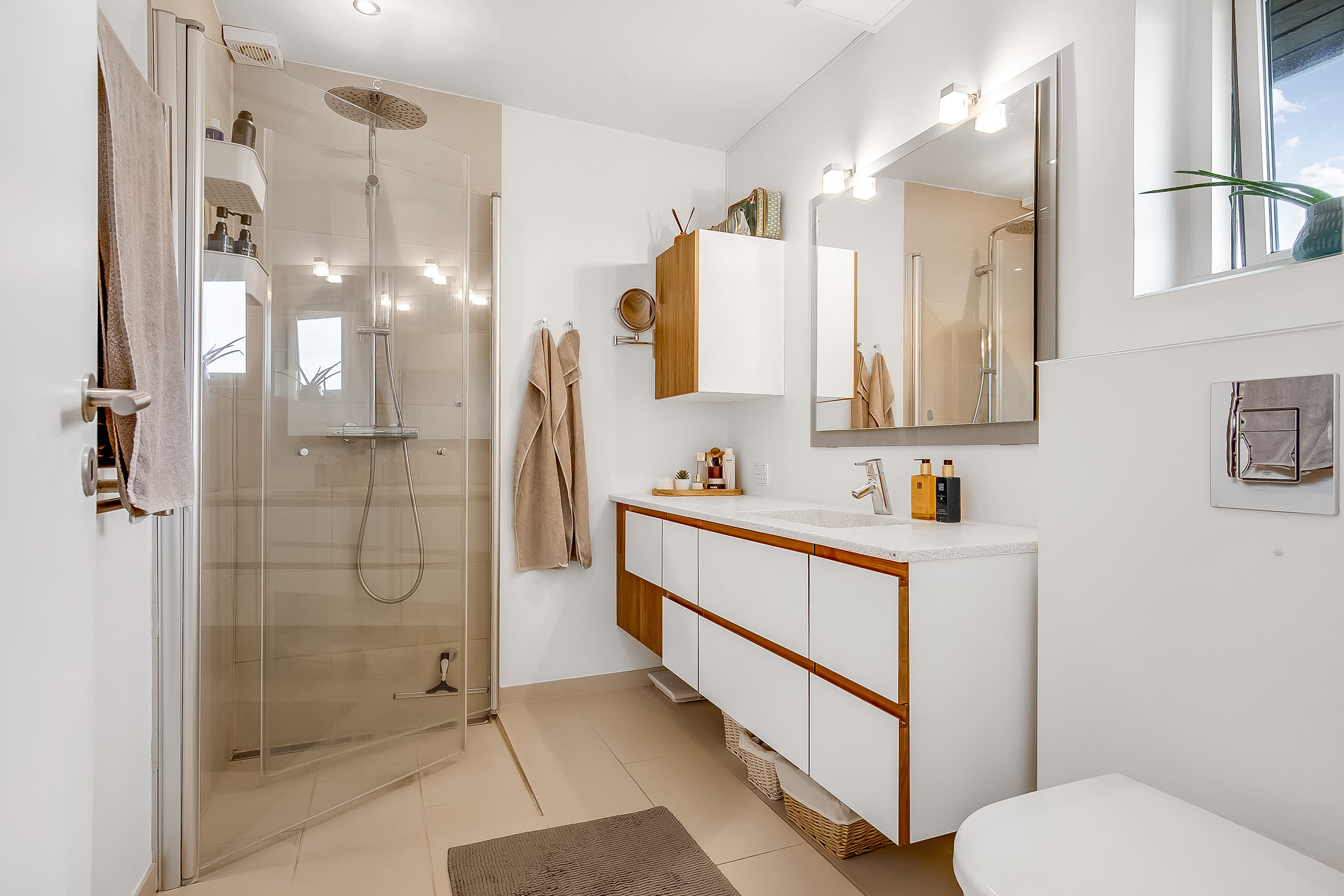 Fremhævet badeværelse billede i fuldskærmstilstand. Billede af Vangen 12C, Tved, 6000 Kolding