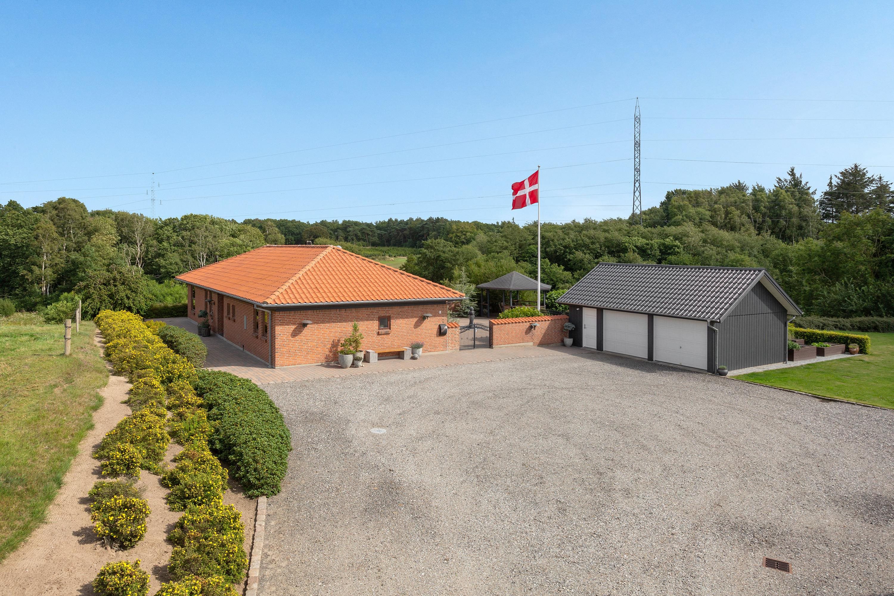 Fremhævet ejendommen billede i fuldskærmstilstand. Billede af Eskærvej 10, Mejling, 9900 Frederikshavn