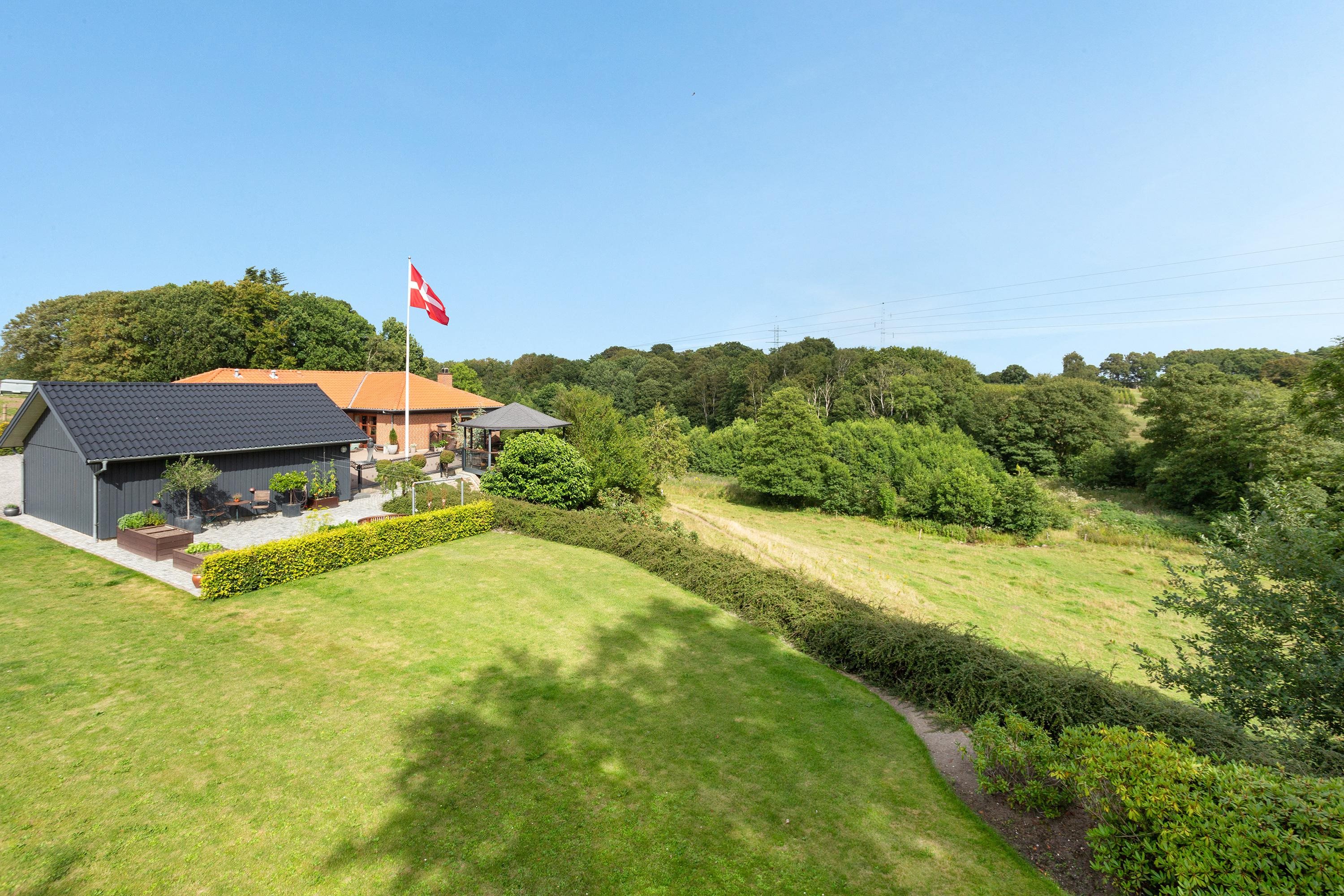 Fremhævet ejendommen billede i fuldskærmstilstand. Billede af Eskærvej 10, Mejling, 9900 Frederikshavn