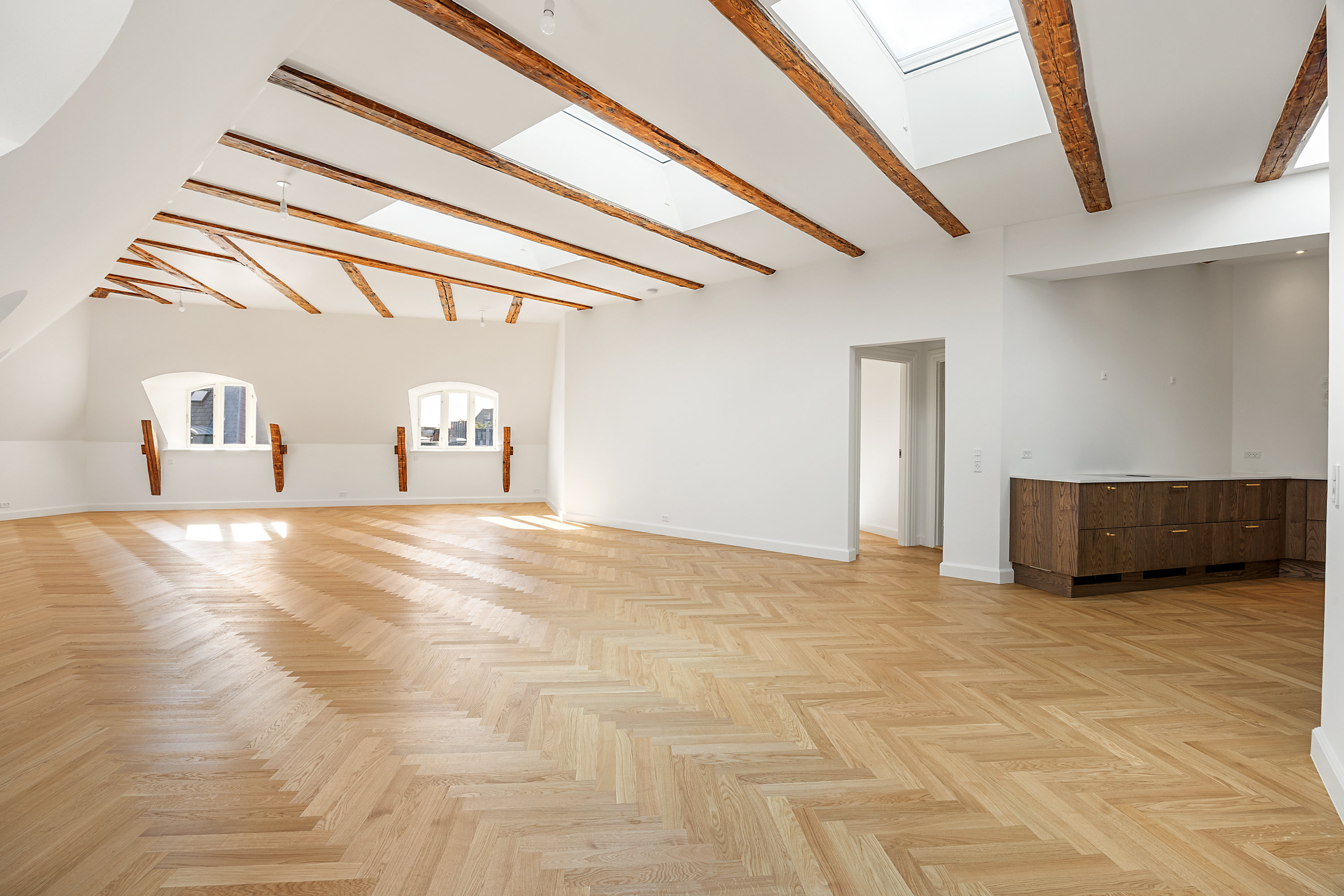 Fremhævet stue billede i fuldskærmstilstand. Billede af Klosterstræde 3, 4. 3., 1157 København K