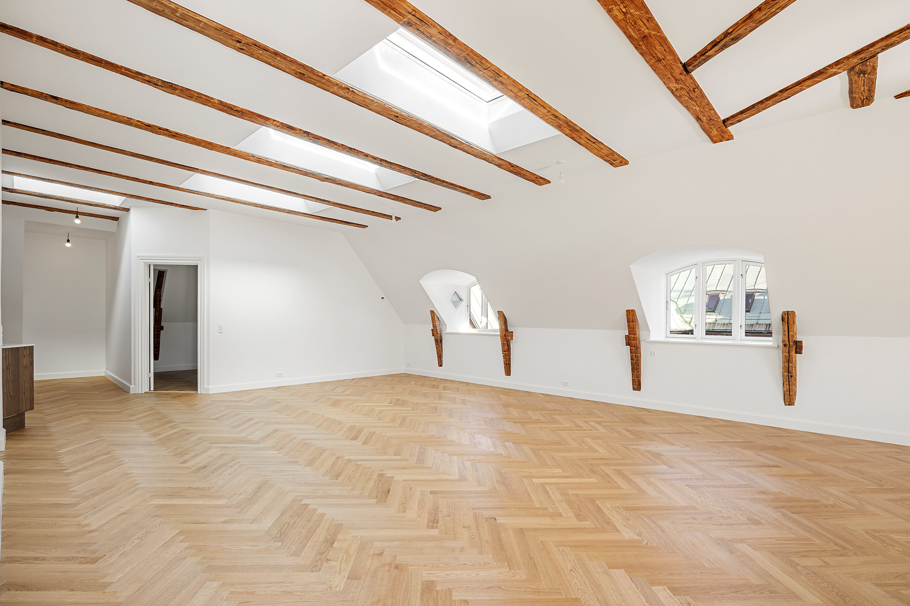 Fremhævet stue billede i fuldskærmstilstand. Billede af Klosterstræde 3, 4. 3., 1157 København K