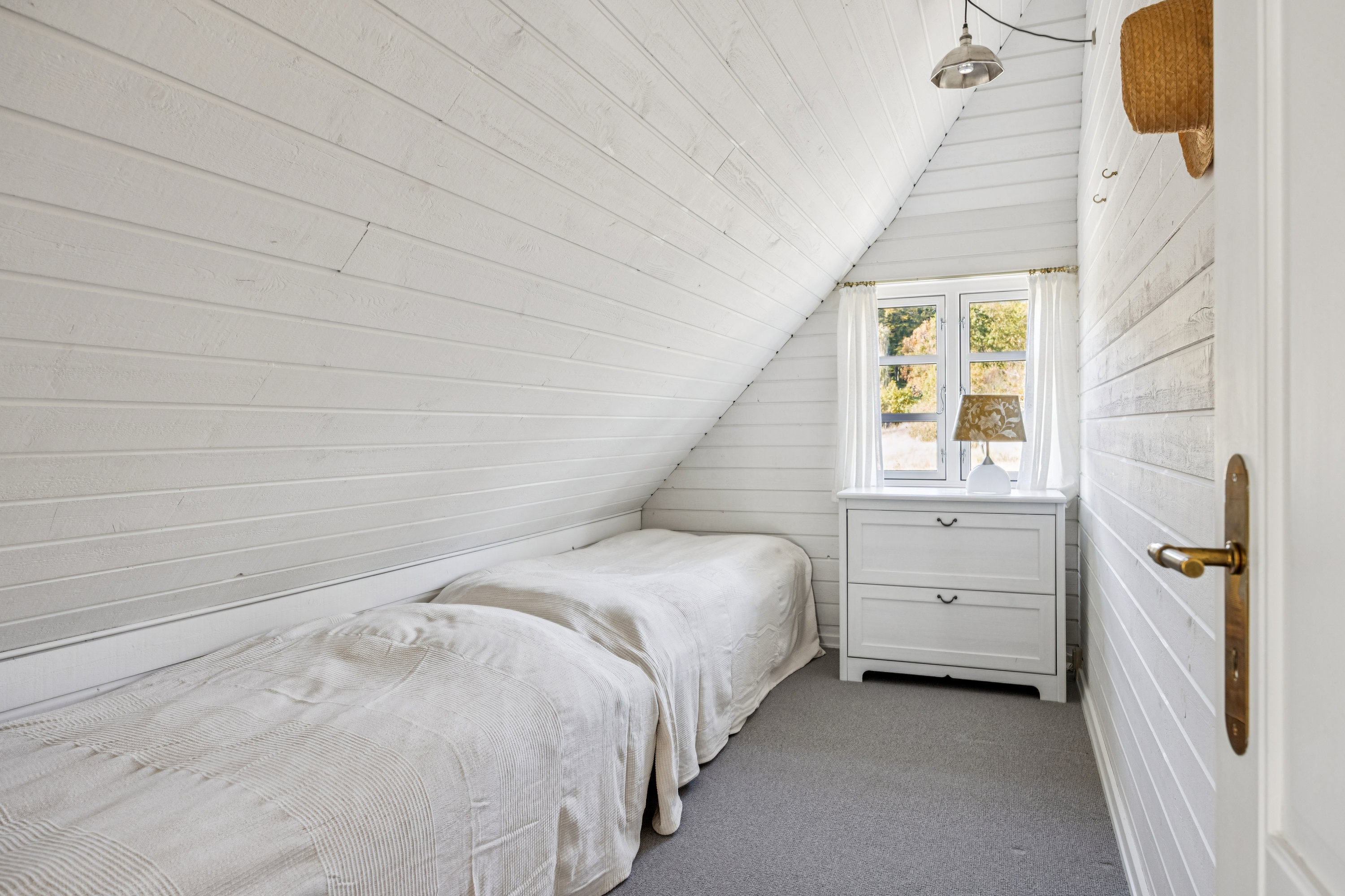 Fremhævet værelse billede i fuldskærmstilstand. Billede af Hybenvej 7, Fuglsø Strand, 8400 Ebeltoft