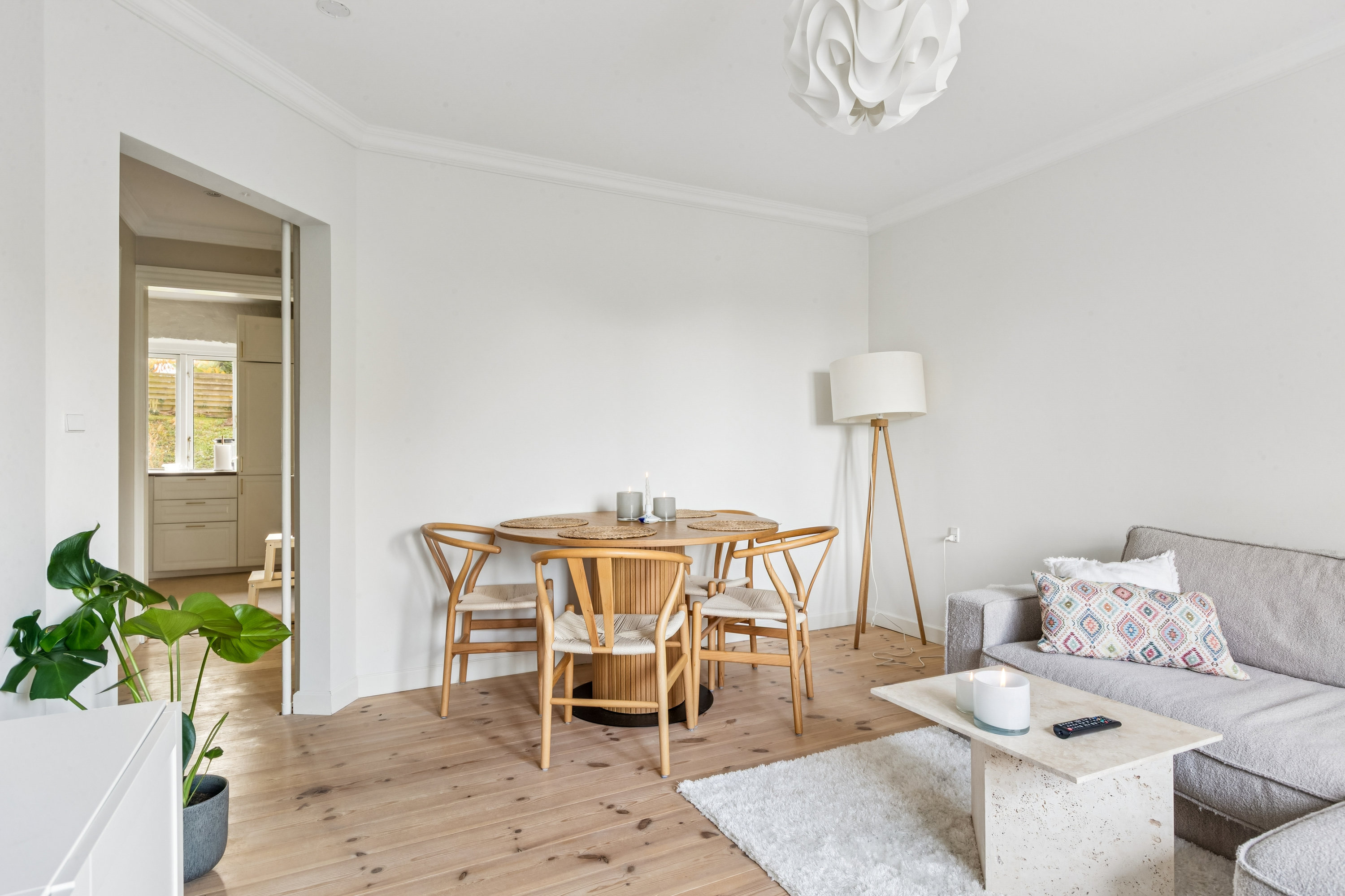 Fremhævet stue billede i fuldskærmstilstand. Billede af Rolighedsvej 13A, st.. th., 3000 Helsingør