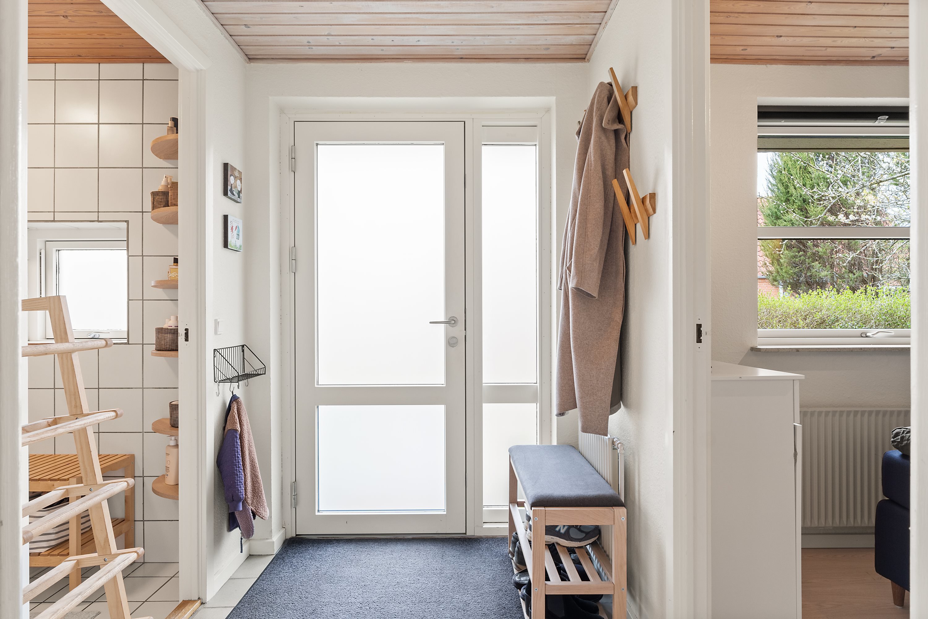 Fremhævet entré billede i fuldskærmstilstand. Billede af Byvænget 17, Stavtrup, 8260 Viby J