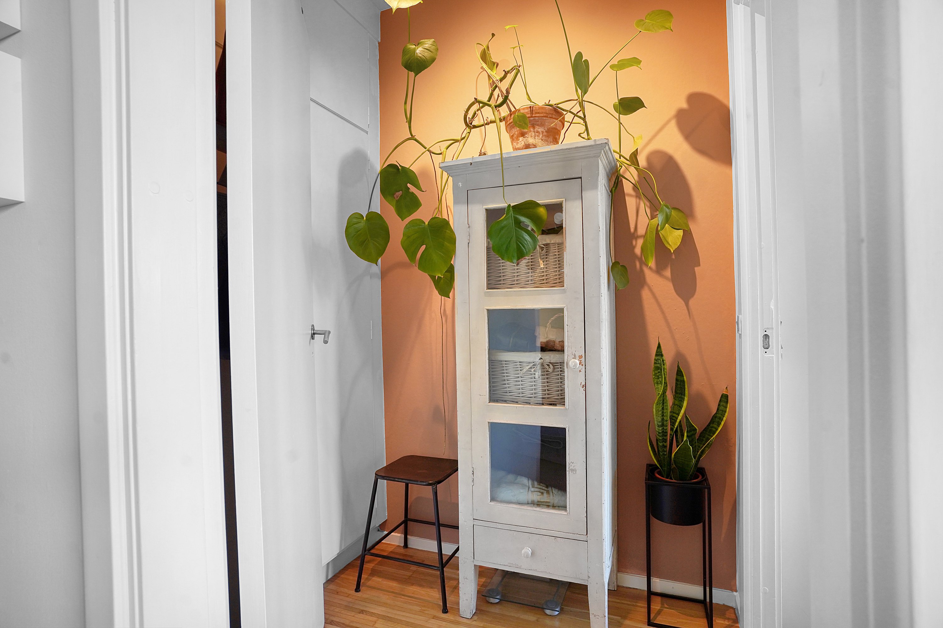 Fremhævet entré billede i fuldskærmstilstand. Billede af Teglgårdsvej 407, 2. th., 3050 Humlebæk