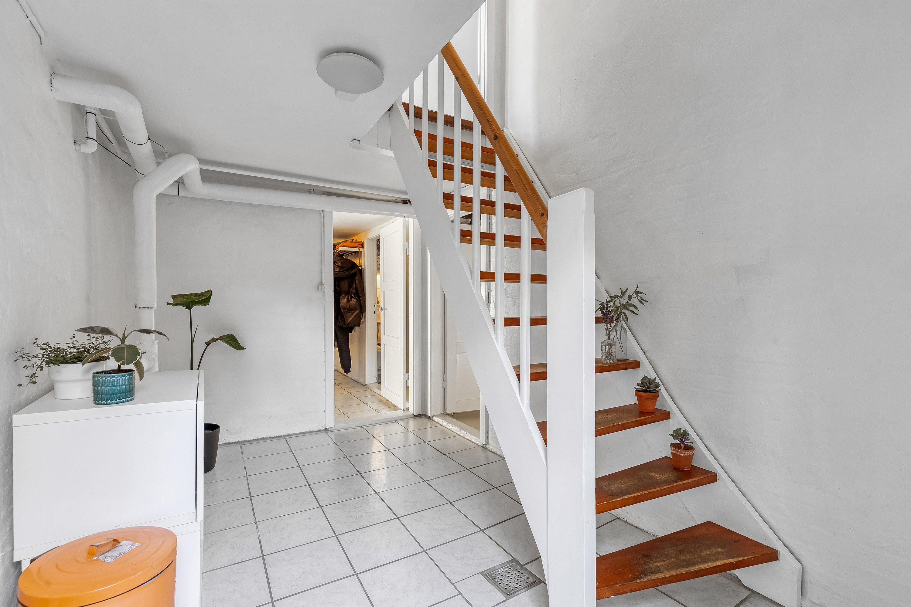 Fremhævet gang billede i fuldskærmstilstand. Billede af Degnebakken 24, 4050 Skibby