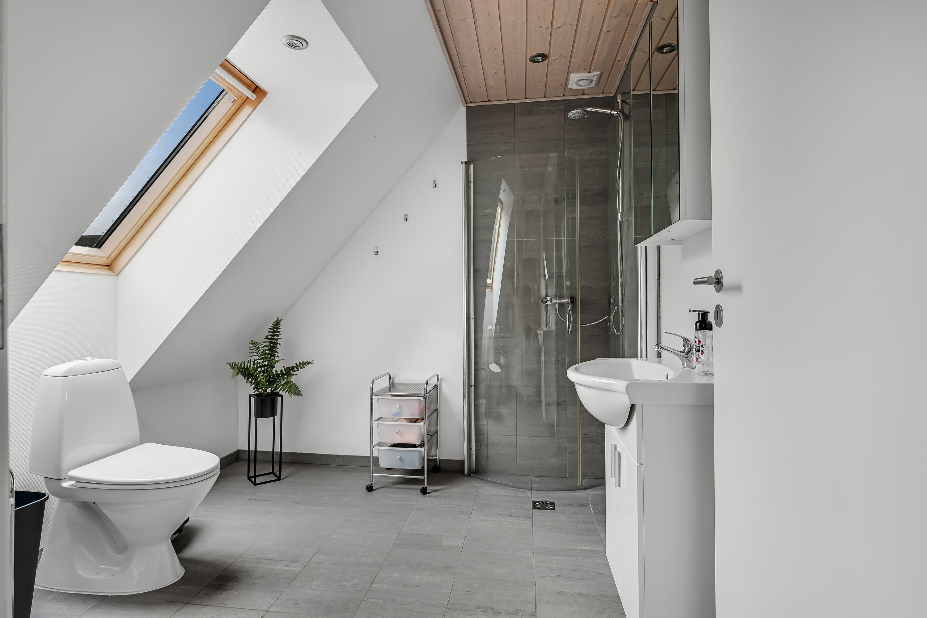 Miniaturebillede 2: badeværelse. Billede af Tårngade 4, 6623 Vorbasse