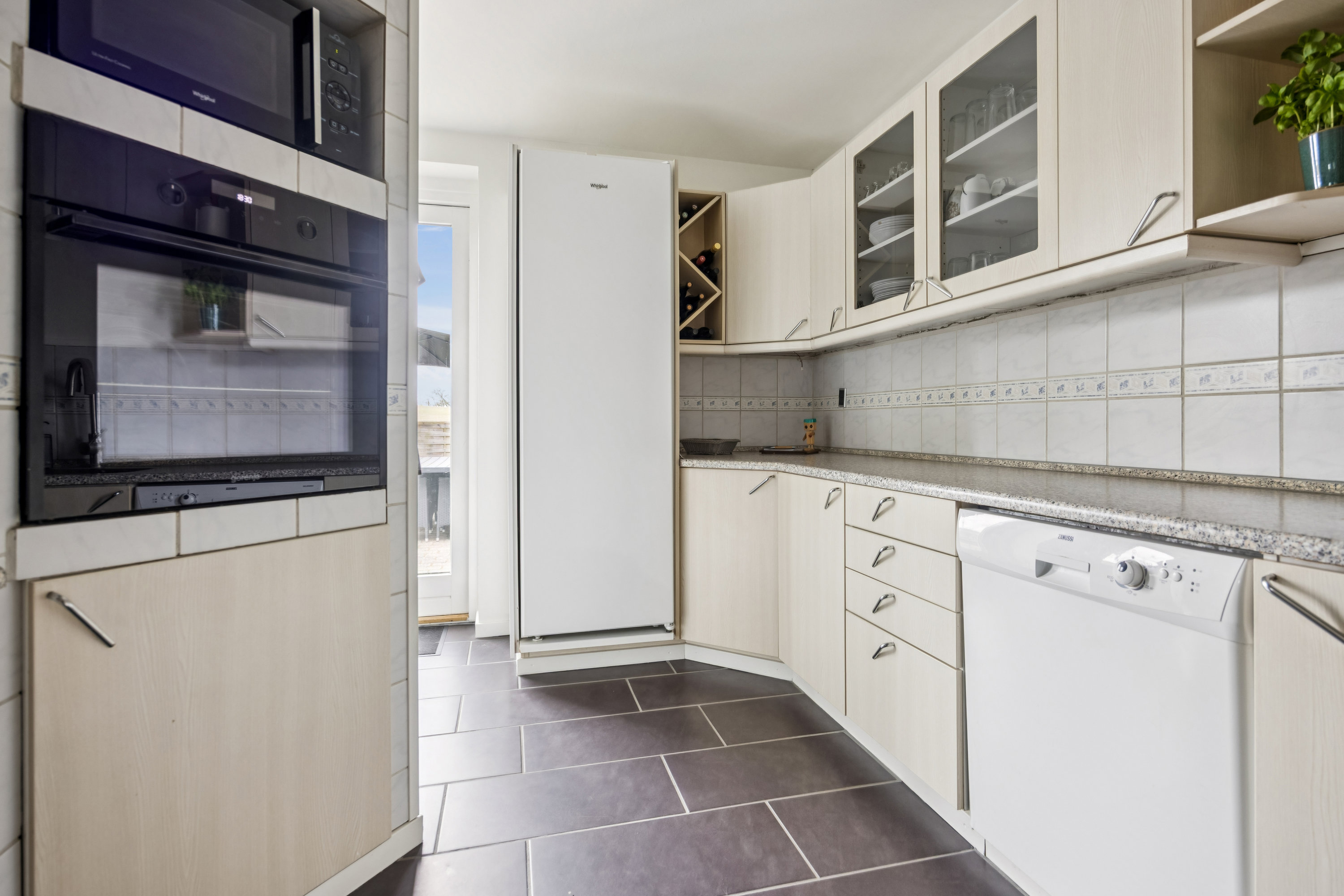 Fremhævet køkken billede i fuldskærmstilstand. Billede af Egernvej 13, 9510 Arden